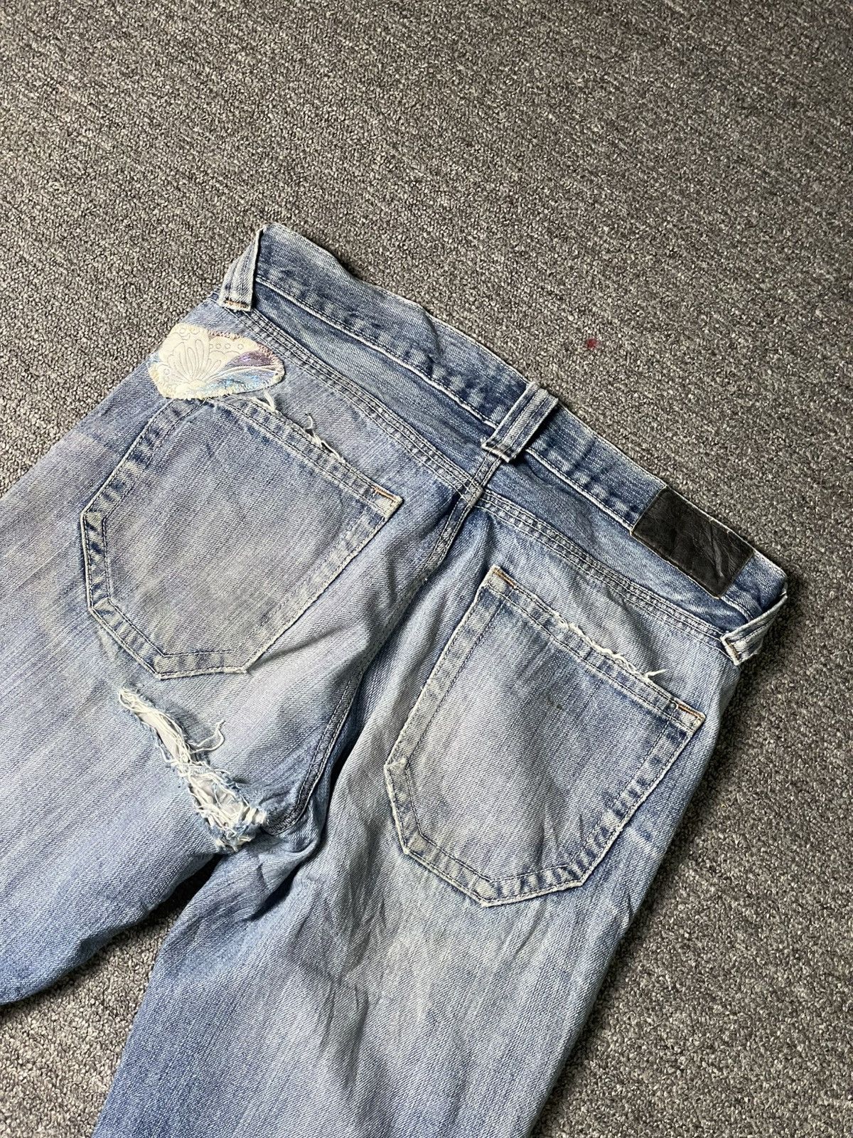 Japanese Brand × Uniqlo × Vintage UNIQLO Jeans Loose Fit Flare Custom Jeans (106) Size US 32 / EU 48 - 12 Thumbnail