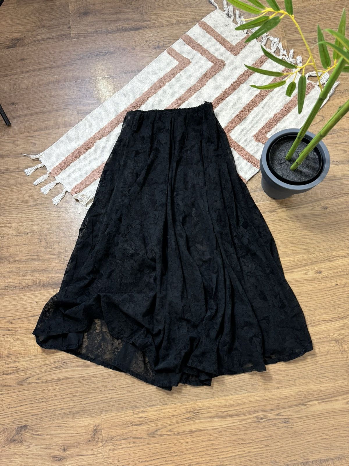 VINTAGE MESH FLOWERS MAXI SUN SKIRT