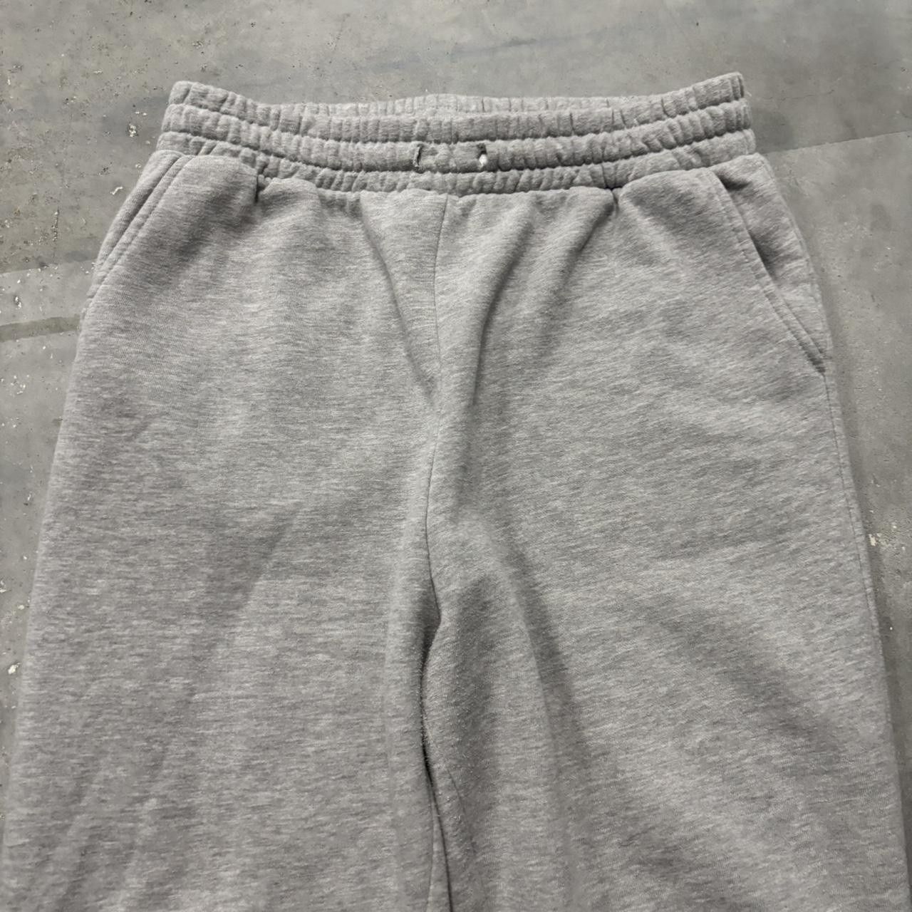 Japanese Brand × Vintage Crazy Vintage Y2K/2000s Light Grey Essential Sweatpants! Size US 32 / EU 48 - 4 Thumbnail