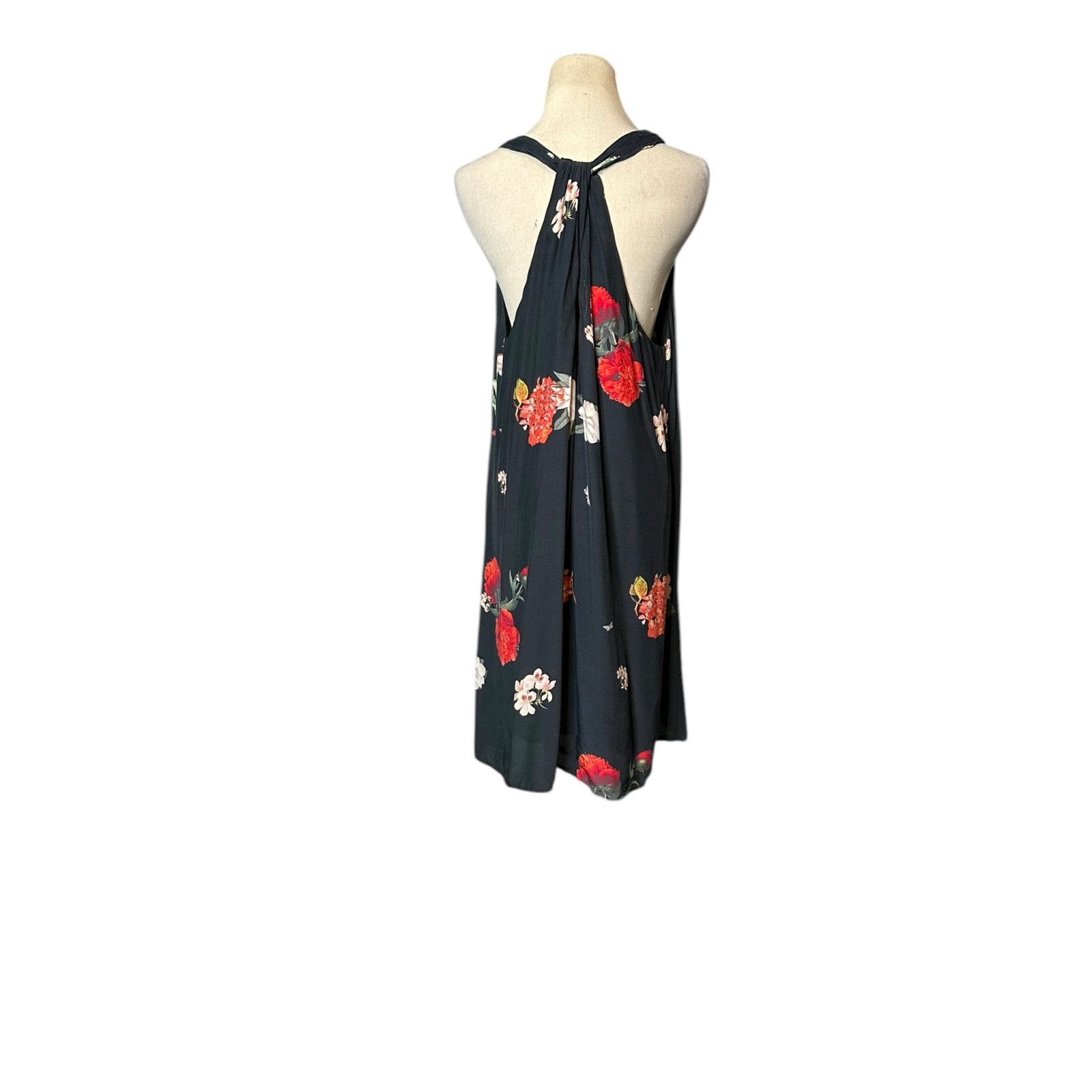 Alice + Olivia Alice + Olivia Castaway Black Red Floral Dress Size M Size S / US 4 / IT 40 - 16 Thumbnail