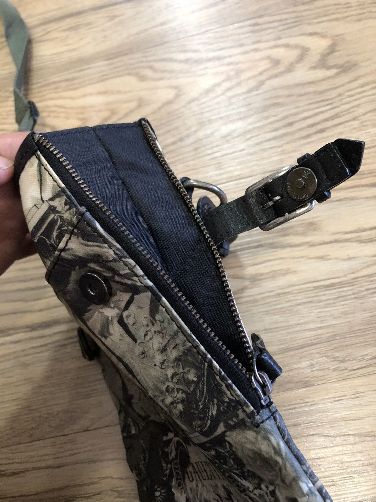 Jean Paul Gaultier × Vintage 90’s Jean Paul Gaultier Psychedelic Tropical sling bag Size ONE SIZE - 12 Thumbnail