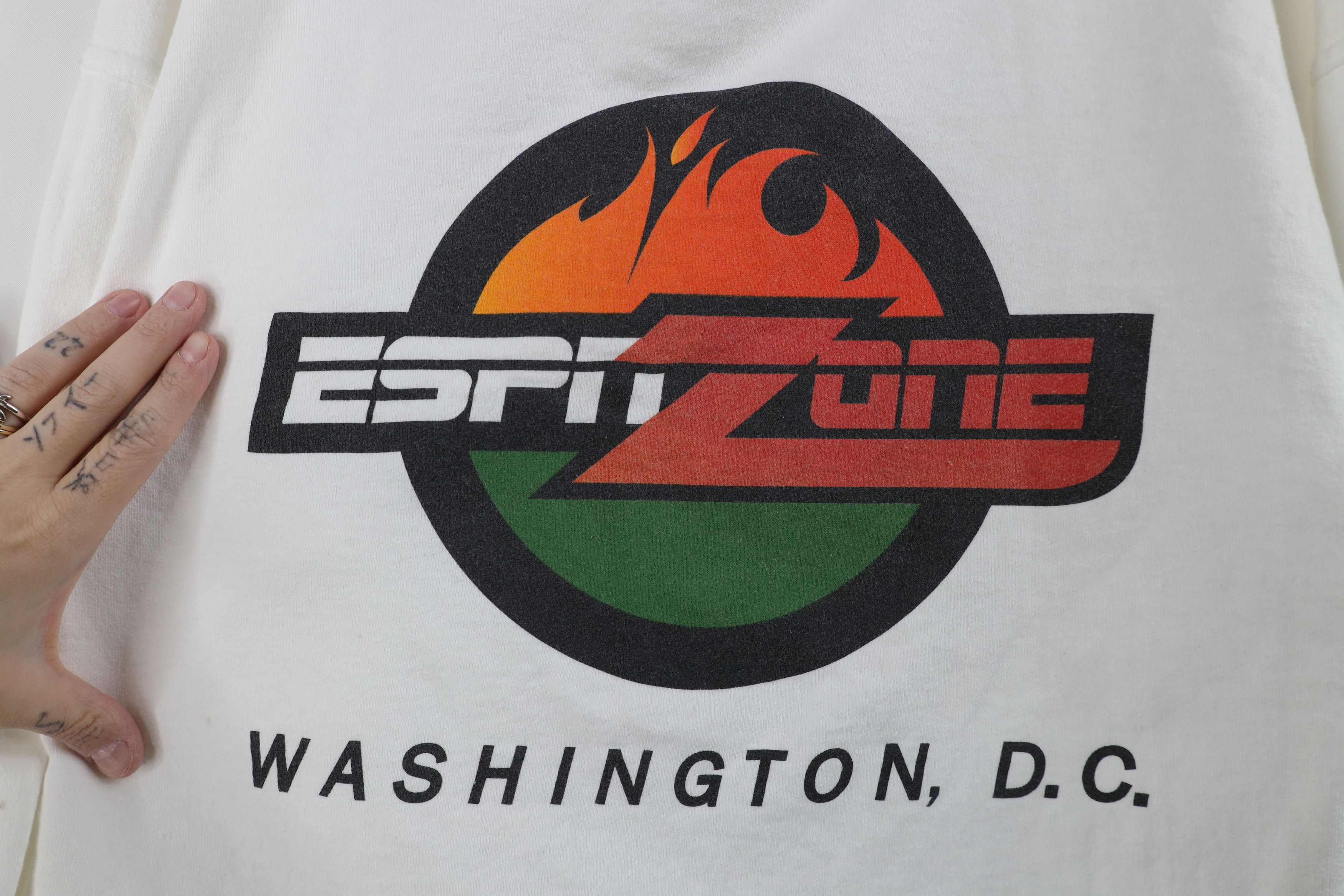 Vintage Vintage 90s Y2K ESPN Zone DC Fire Flames Boxy Fit Sweatshirt Size XXL / US 16-18 / IT 52-54 - 4 Thumbnail