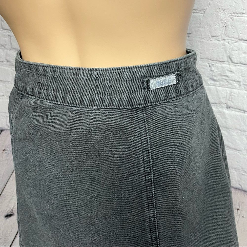 Brandy Melville Brandy Melville Faded Black A-line Denim Mini Skirt Size 25 Size 25" / US 0 / IT 36 - 9 Thumbnail