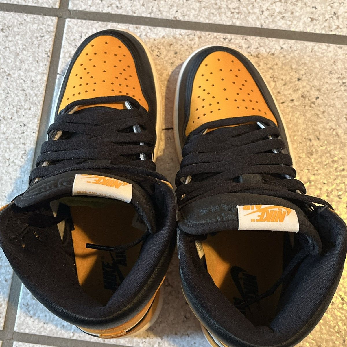 Jordan Brand Air Jordan 1 Retro High OG Taxi Size US 7 / EU 40 - 5 Thumbnail