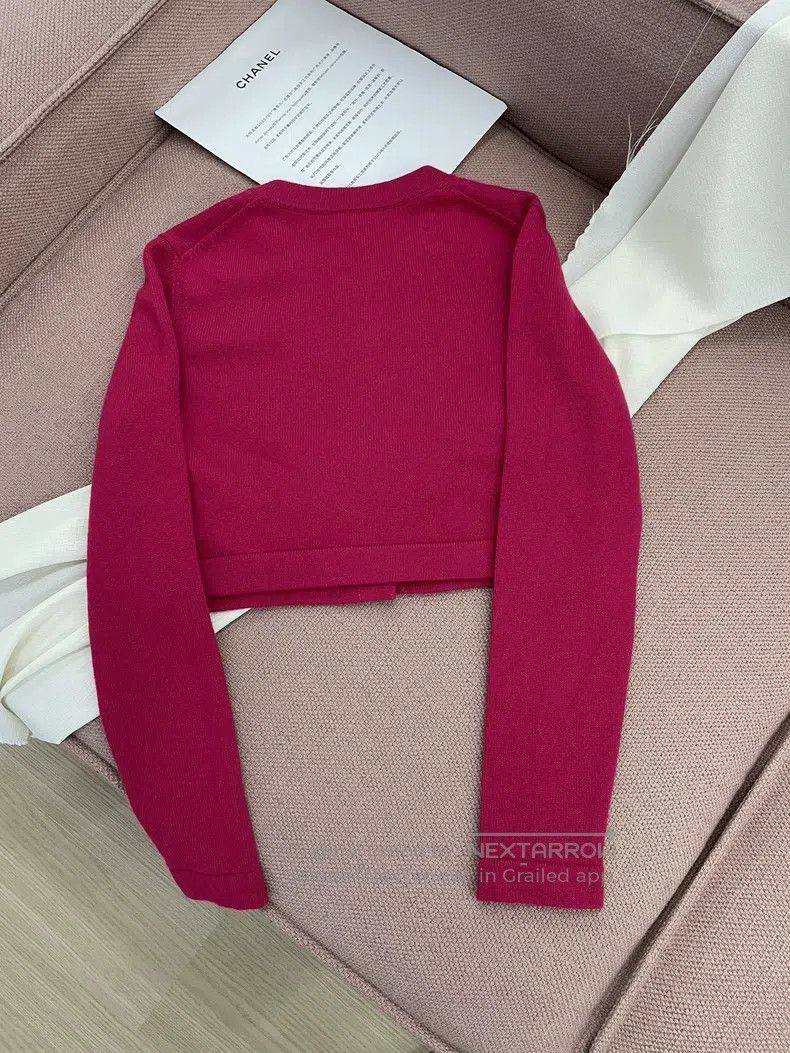 Chanel Chanel Rose-red multi-element button cashmere cardigan jac Size XS / US 0-2 / IT 36-38 - 2 Thumbnail