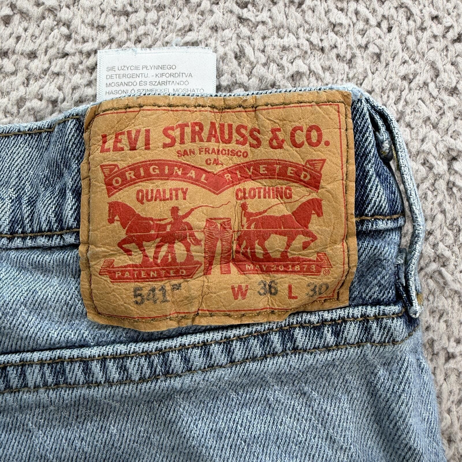 Levi's Levis 541 Athletic Taper Light Wash Jeans Men 36x30 Fade Y2K Size US 36 / EU 52 - 6 Thumbnail