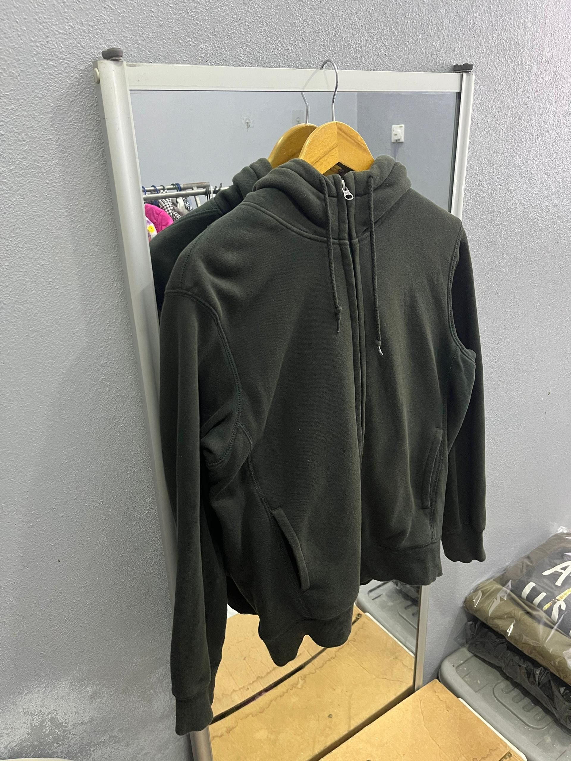Uniqlo Uniqlo Fleece Lined Zip Hoodie Olive Green M Size US M / EU 48-50 / 2 - 3 Thumbnail