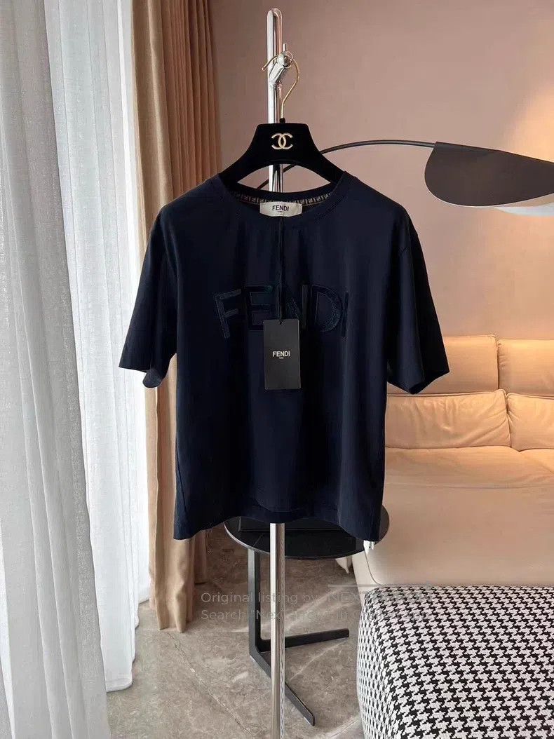 Fendi Fendi Velvet Letter T-Shirt Size M / US 6-8 / IT 42-44 - 1 Thumbnail