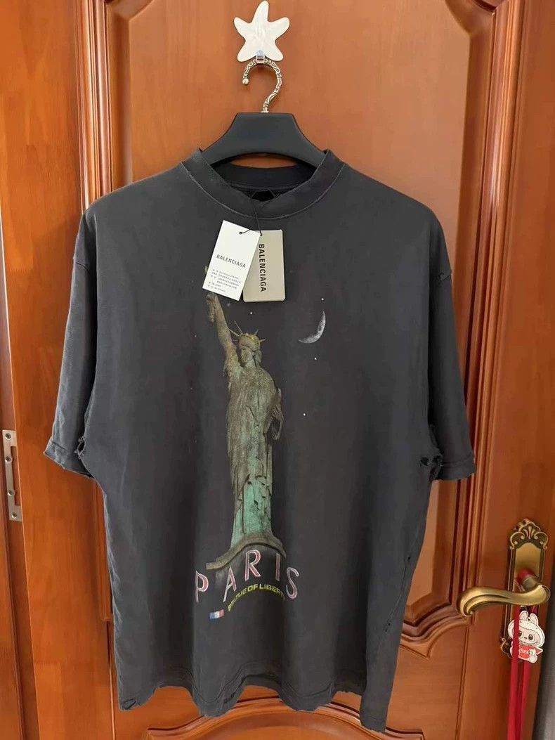 Balenciaga Balenciaga Statue of Liberty short sleeve Size US L / EU 52-54 / 3 - 1 Thumbnail