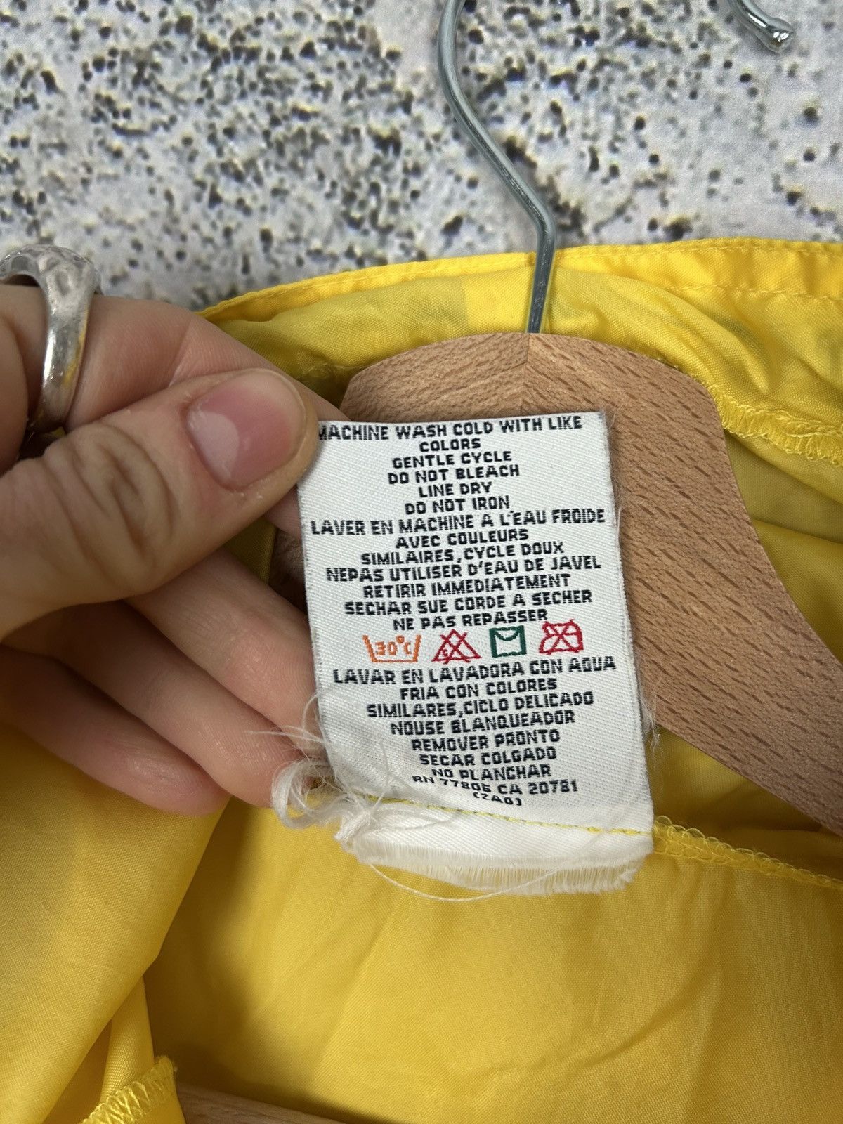 Tommy Hilfiger Vintage Tommy Hilfiger 90s Light Rain Jacket Yellow Hype Size US L / EU 52-54 / 3 - 7 Thumbnail