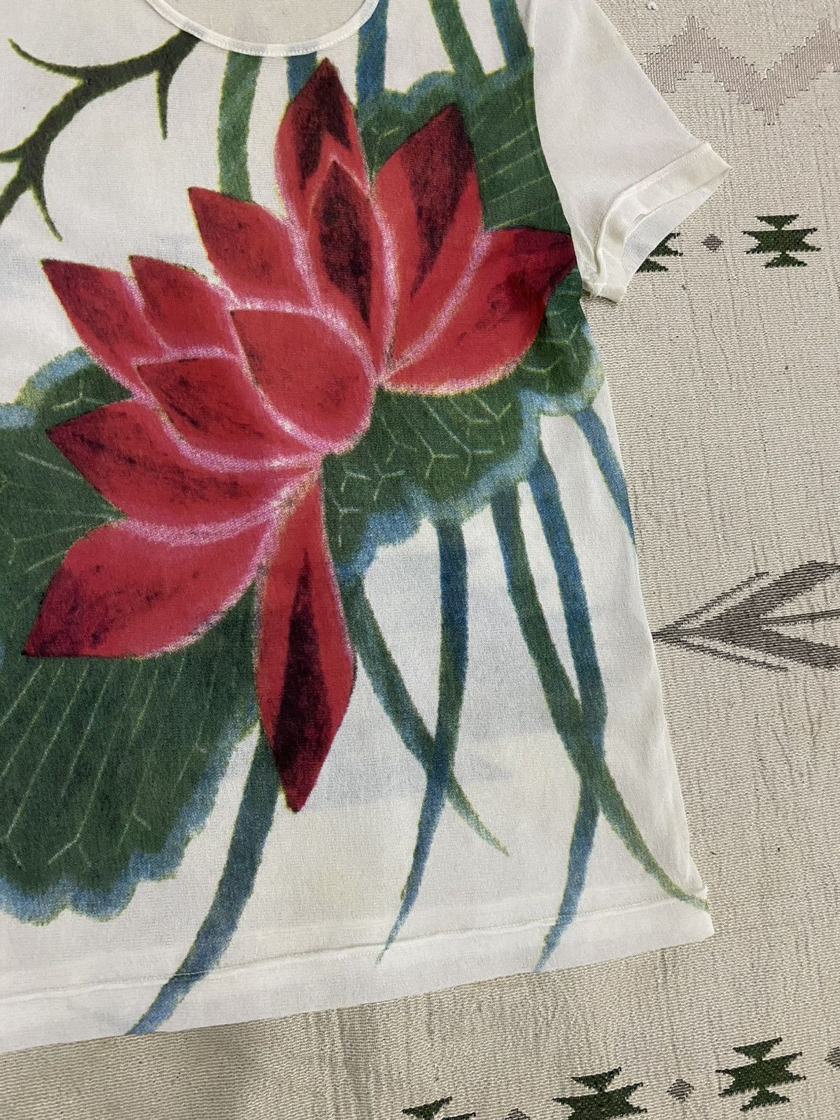 Vivienne Tam 90s VIVIENNE TAM RED LOTUS SHORT SLEEVE SHIRT Size S / US 4 / IT 40 - 4 Thumbnail