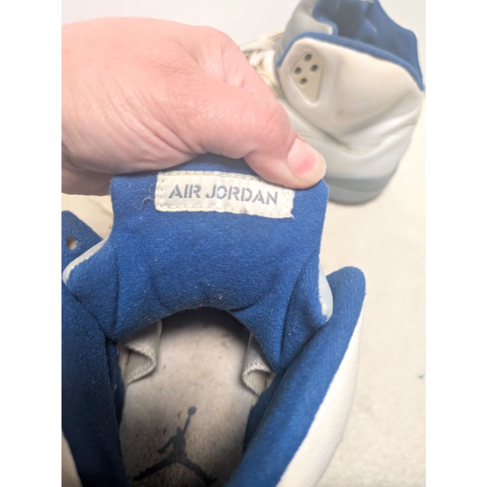 Nike Nike Jordan V 5 Stealth Athletic Sneakers Basketball Shoes 2006 Size 12 Mens White Blue Grey Size US 11 / EU 44 - 6 Thumbnail