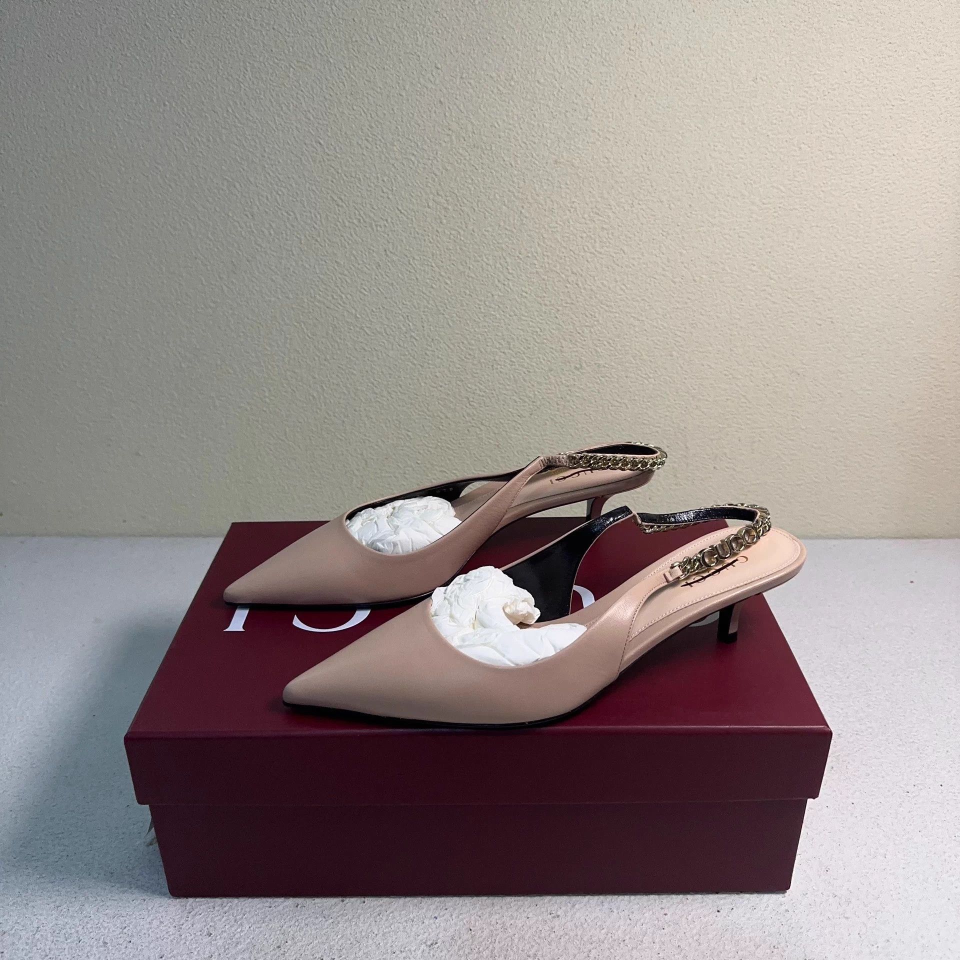 Gucci Gucci pointed toe mule sandal latte 37 Size US 6 / IT 36 - 1 Thumbnail