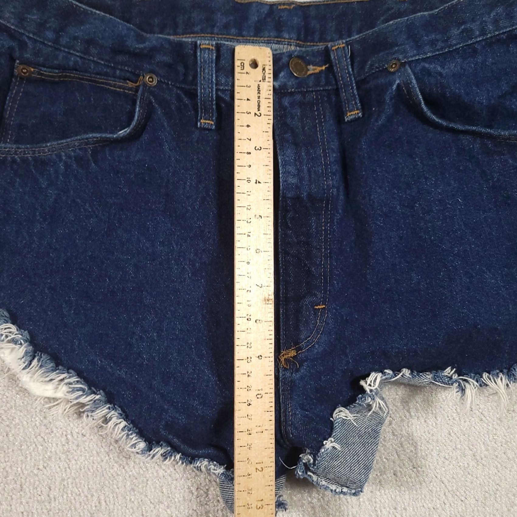 Wrangler Wrangler Women's Medium Wash DIY Daisy Duke Frayed Cut Off Shorts 38 Waist Size 26" / US 2 / IT 38 - 6 Thumbnail