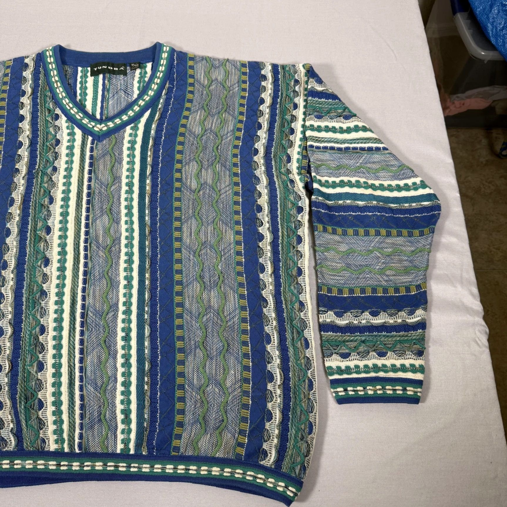 Vintage VINTAGE Tundra Sweater Mens XL Blue Green 3D Knit V-Neck Cotton Canada Hip Hop Pullover Size US XL / EU 56 / 4 - 3 Thumbnail