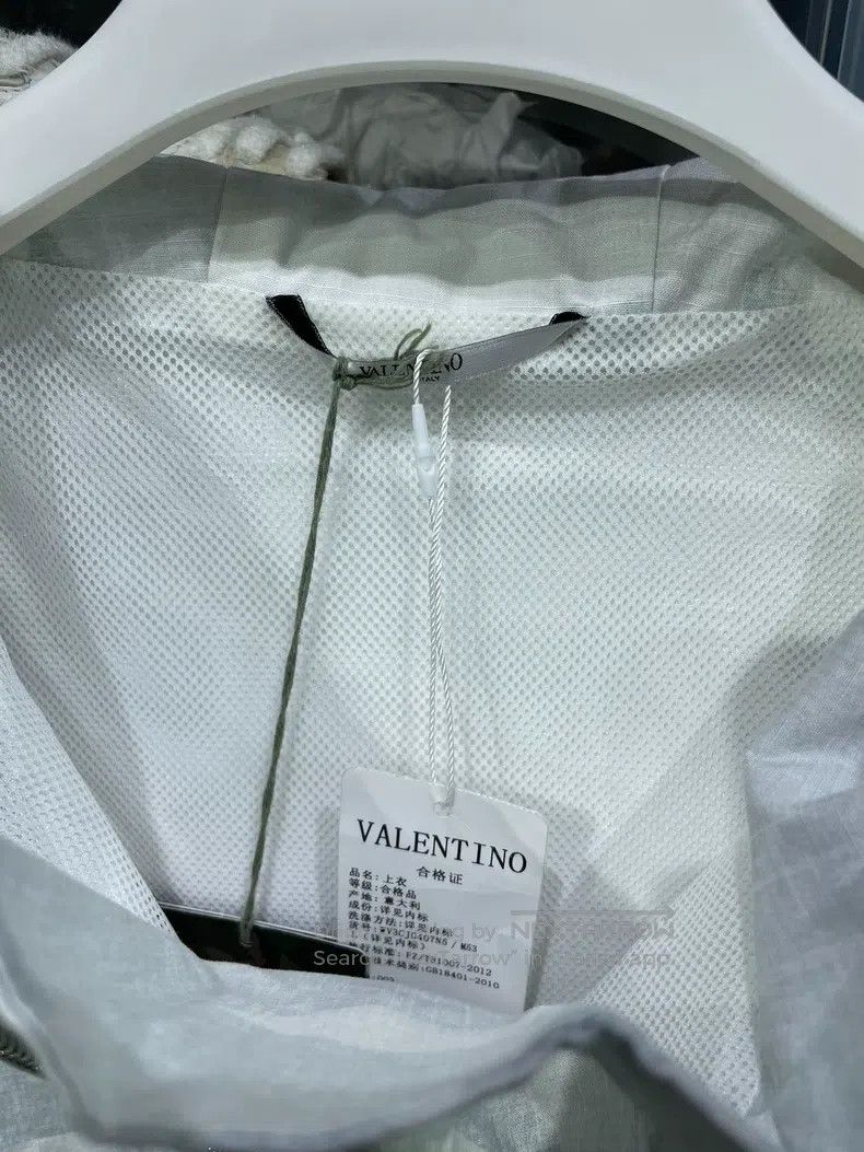 Valentino Valentino Logo letter print hooded sweatshirt Size US L / EU 52-54 / 3 - 7 Thumbnail