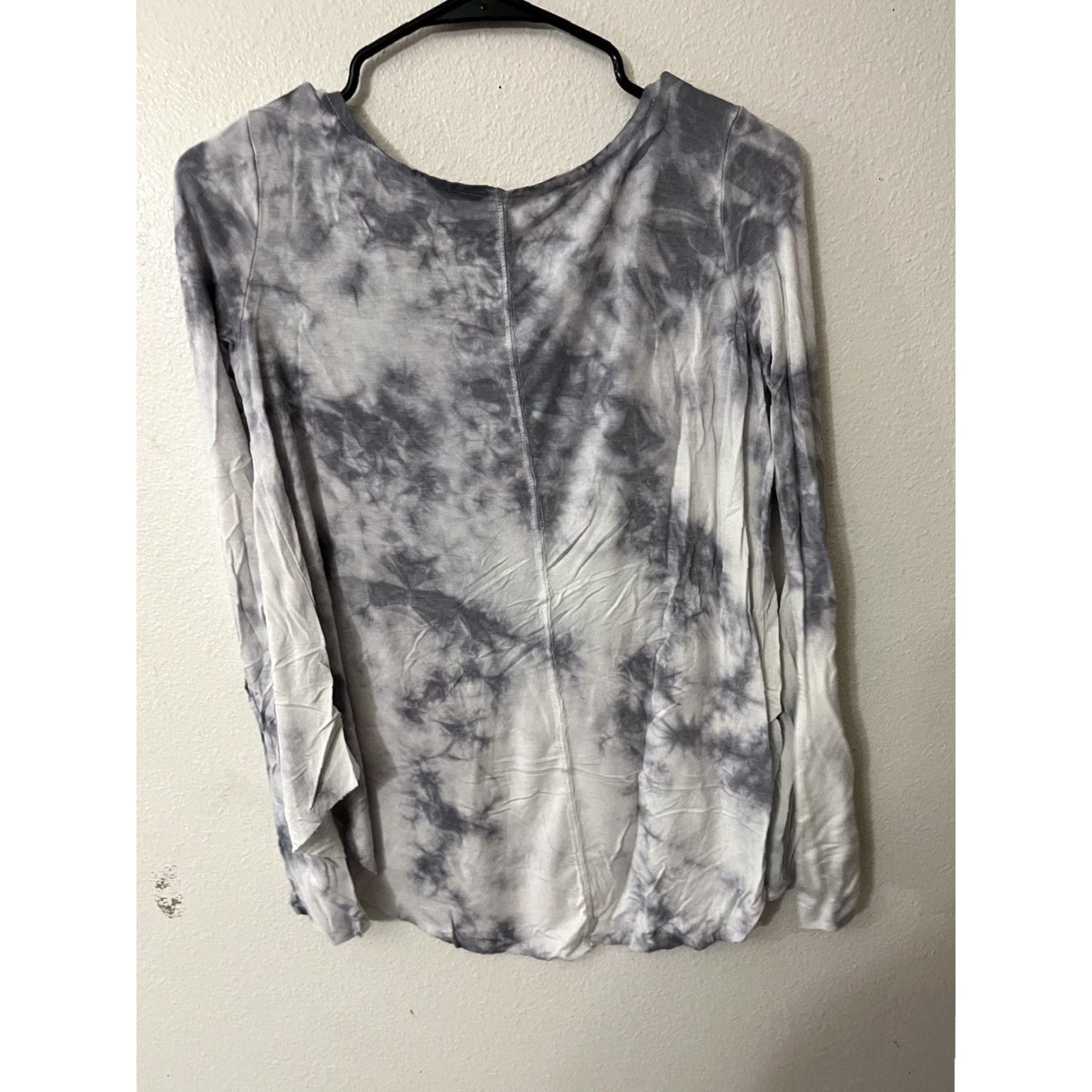 American Eagle Outfitters American Eagle Gray Soft Sexy Tie Dye Bell Sleeve V-Neck T-Shirt Size S Women Size S / US 4 / IT 40 - 2 Thumbnail