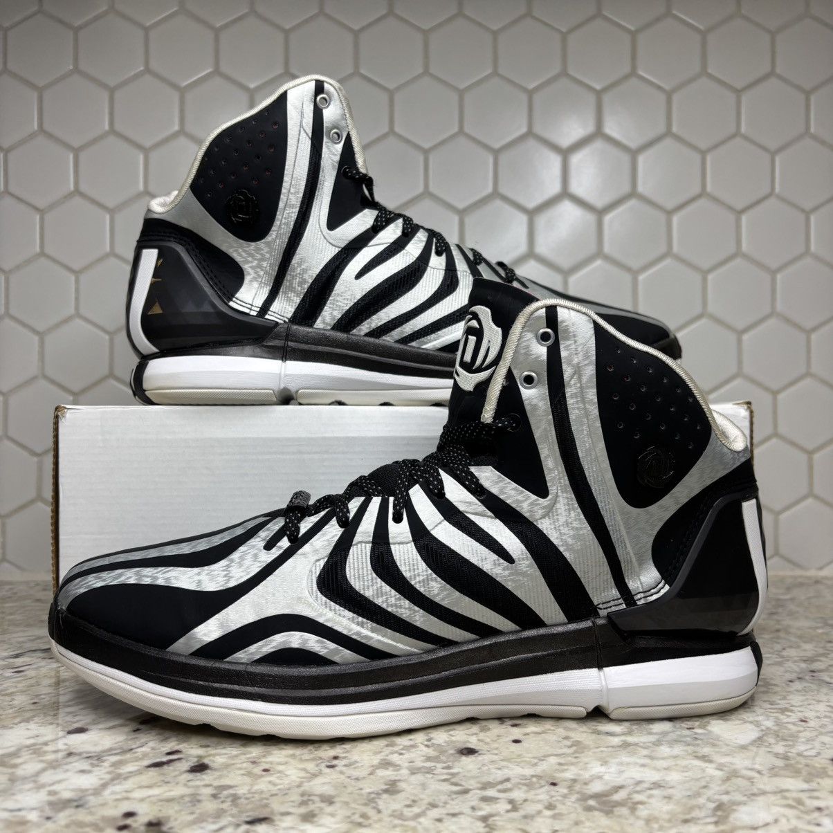 Adidas Size 11.5 -Adidas D Rose 4.5 Zebra 2014 Gently Worn With Box Size US 11.5 / EU 44-45 - 1 Thumbnail