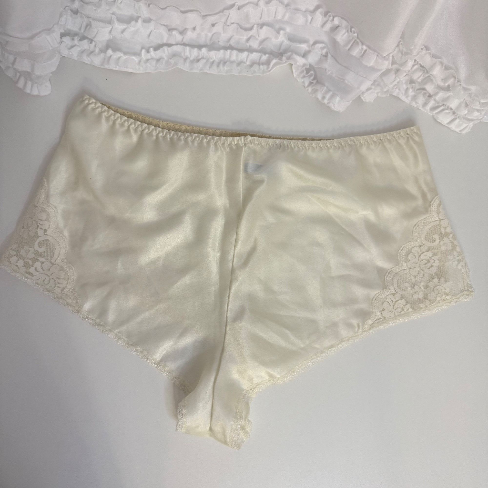 JCPenney Vintage JCPenney Fantasia Cream Ivory Lace Camisole & Shorts Size ONE SIZE - 6 Thumbnail