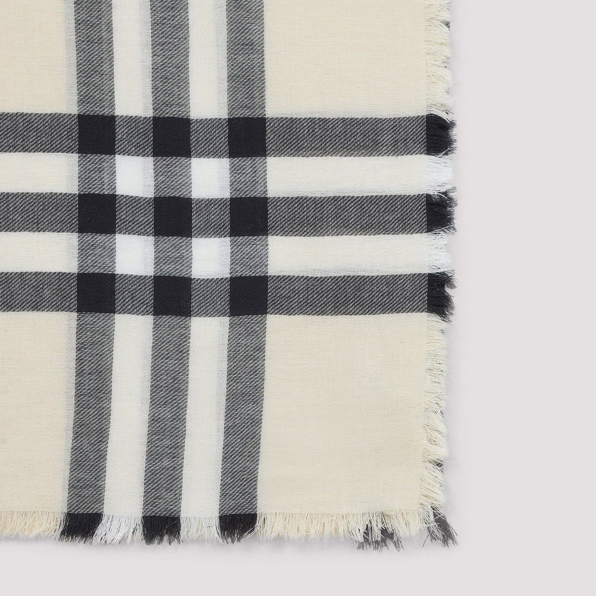 Burberry Burberry Check Beige Scarf New & Authentic Size ONE SIZE - 2 Thumbnail