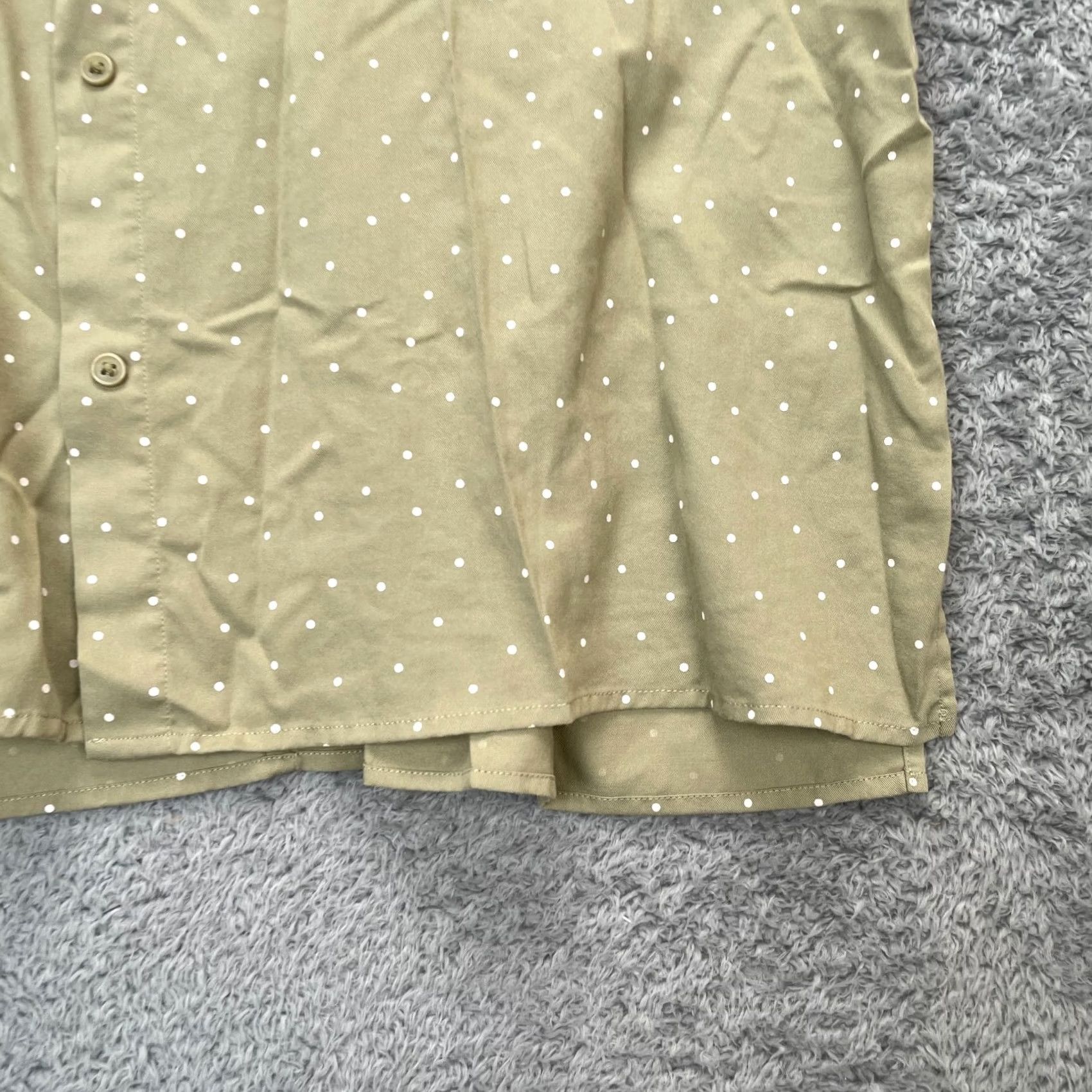 Uniqlo Uniqlo Blouse Shirt Womens Medium Green Polka Dot Button Up Wrinkle Resistant Casual Sleeve Size M / US 6-8 / IT 42-44 - 2 Thumbnail