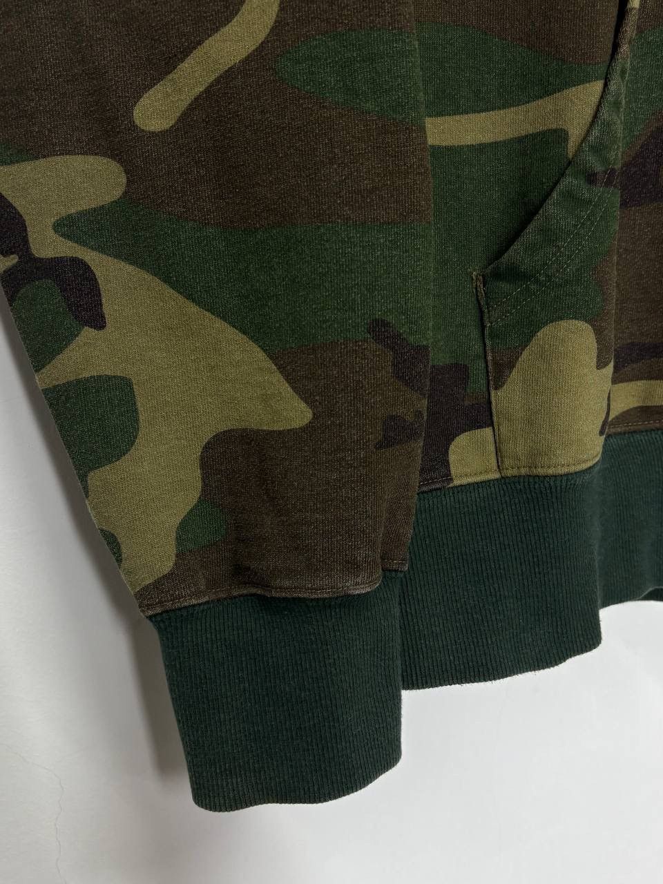 thisisneverthat Thisisneverthat hoodie camouflage army vibes Size US M / EU 48-50 / 2 - 7 Thumbnail