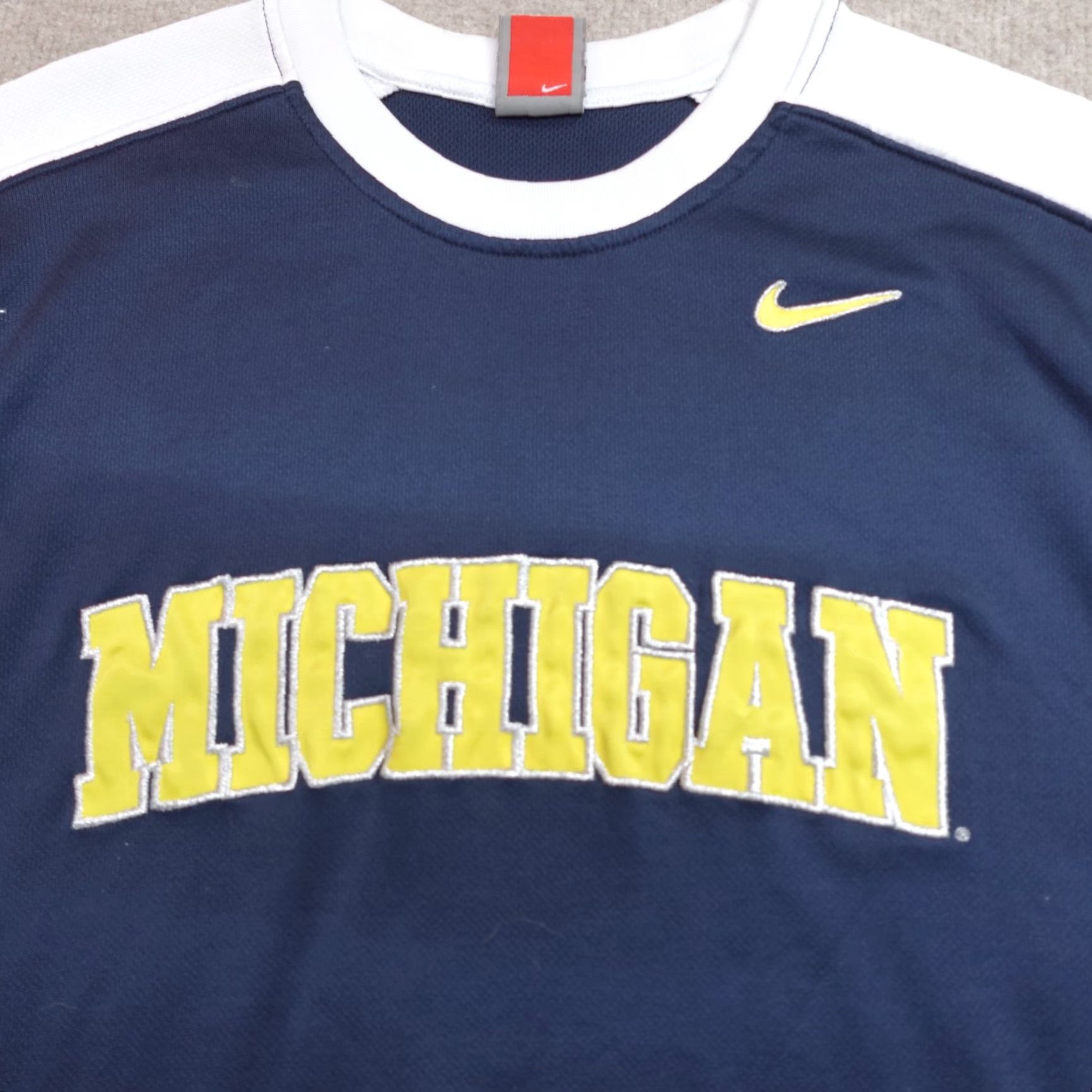 Nike VINTAGE Nike Michigan Wolverines Sweatshirt L Blue Embroidered Pullover Men Size US L / EU 52-54 / 3 - 2 Thumbnail