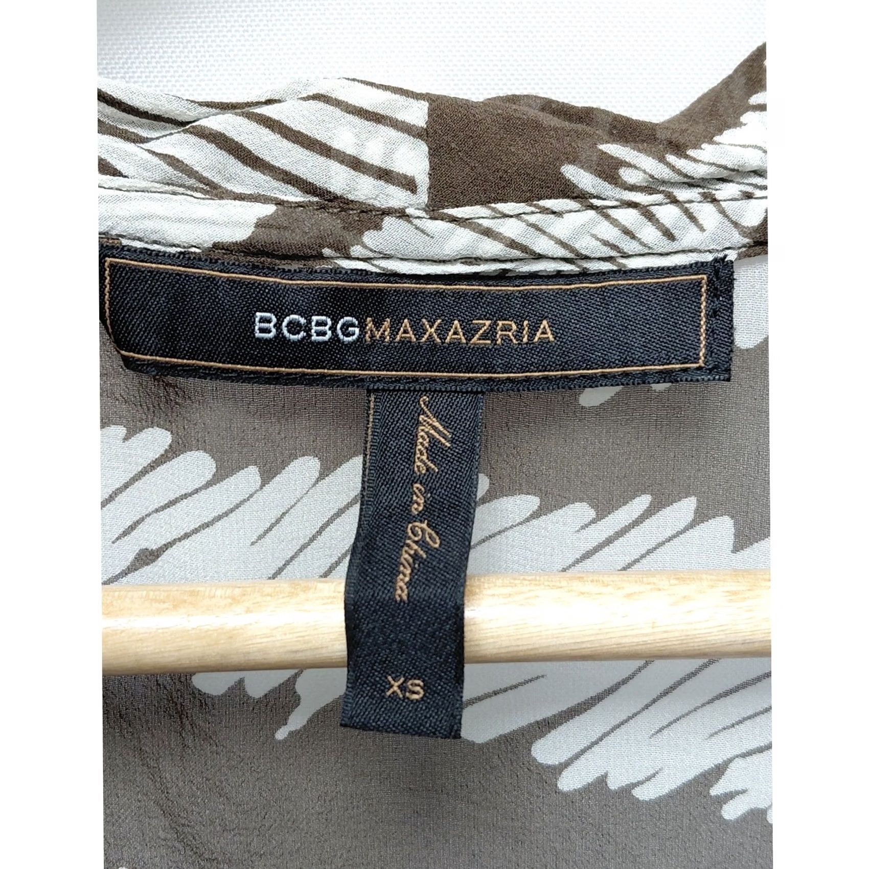 Bcbgmaxazria BCBGMAXAZRIA Blouse Sleeveless Abstract Animal Print Ruffle Trim Taupe XS Womens Top | High-Low Hem Semi-Sheer Lightweight Camisole Shirt Size XS / US 0-2 / IT 36-38 - 4 Thumbnail