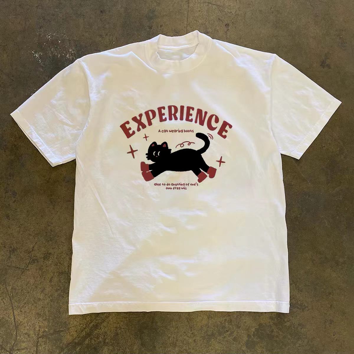 Vintage White Vintage-Style T-Shirt with Cute Cat Print Size US M / EU 48-50 / 2 - 1 Thumbnail