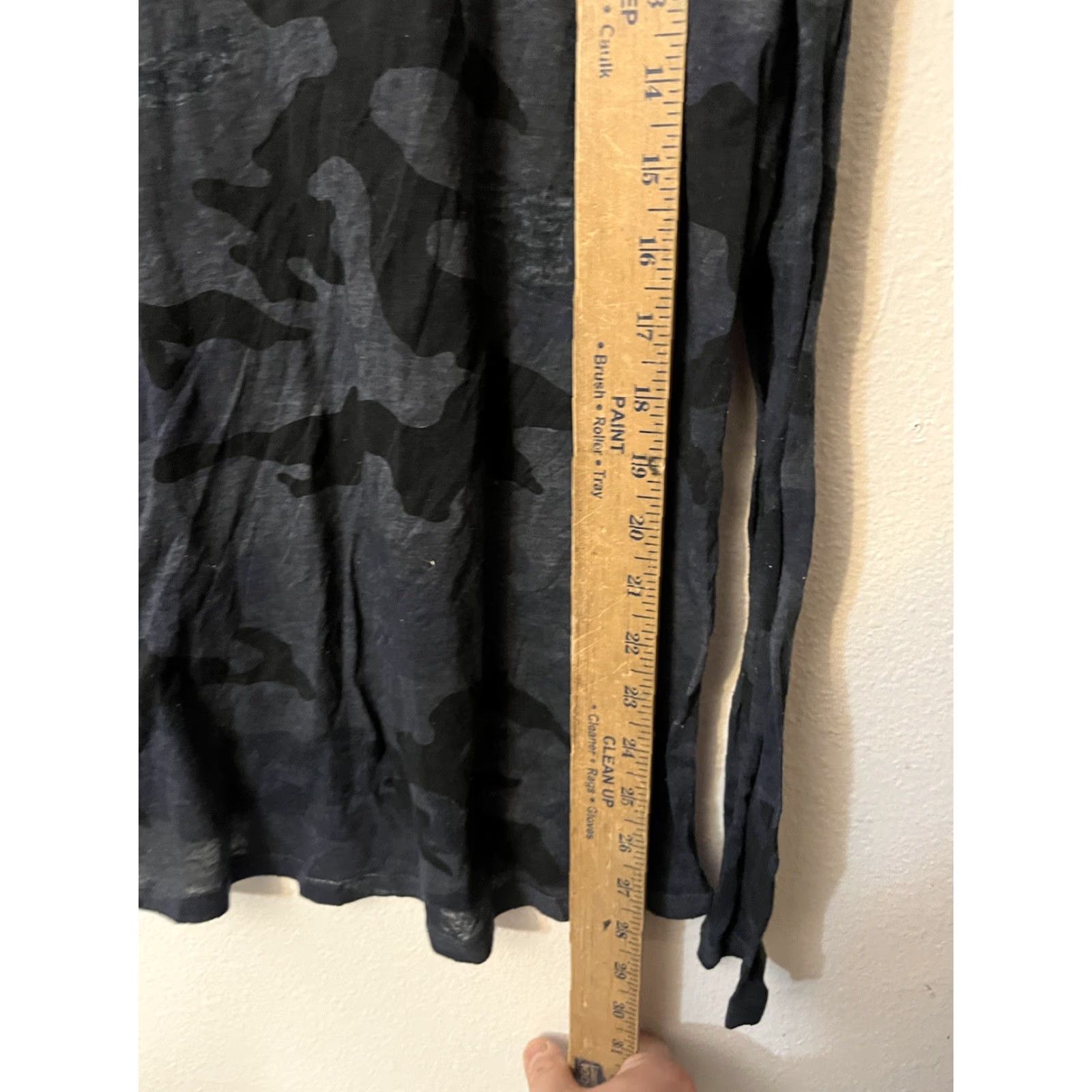 AMO Champion Women's Shirt Size XL CAMO Long Sleeve V-Neck Size XL / US 12-14 / IT 48-50 - 4 Thumbnail