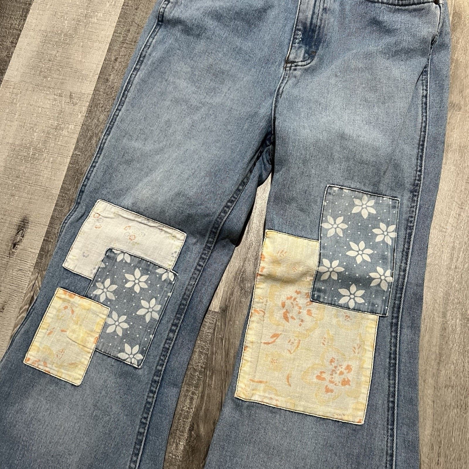 Other Billabong x Wrangler Patchwork Bell Bottom Jeans Boho Hippie Size 27" / US 4 / IT 40 - 3 Thumbnail