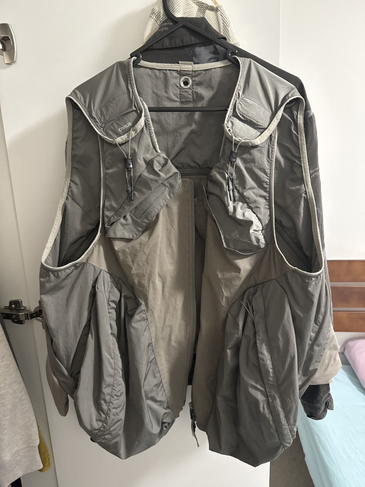 image of Hamcus Vest in Silver, Men's (Size Large)