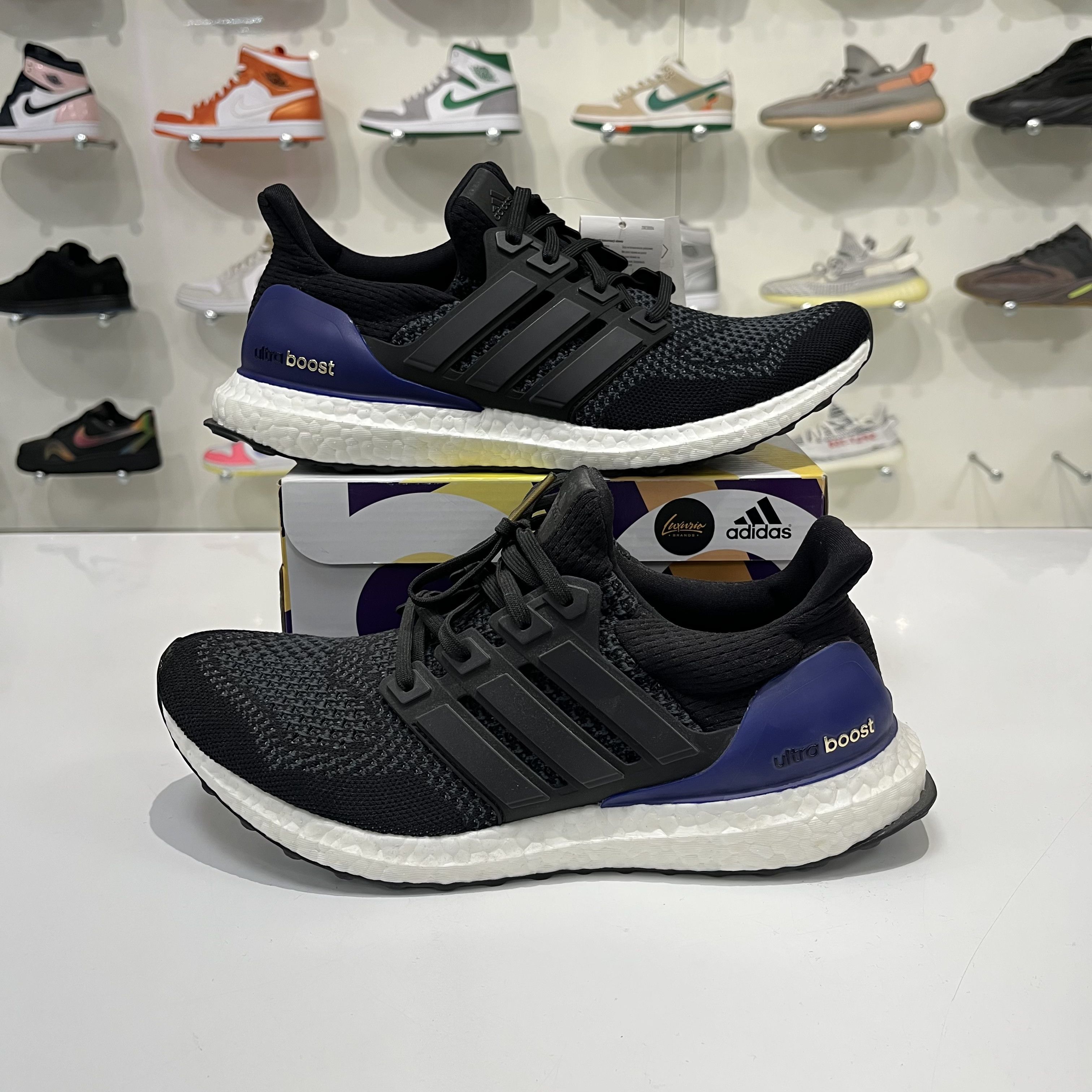 Adidas Adidas Ultra Boost OG 2018/2020 Size US 9 / EU 42 - 1 Thumbnail