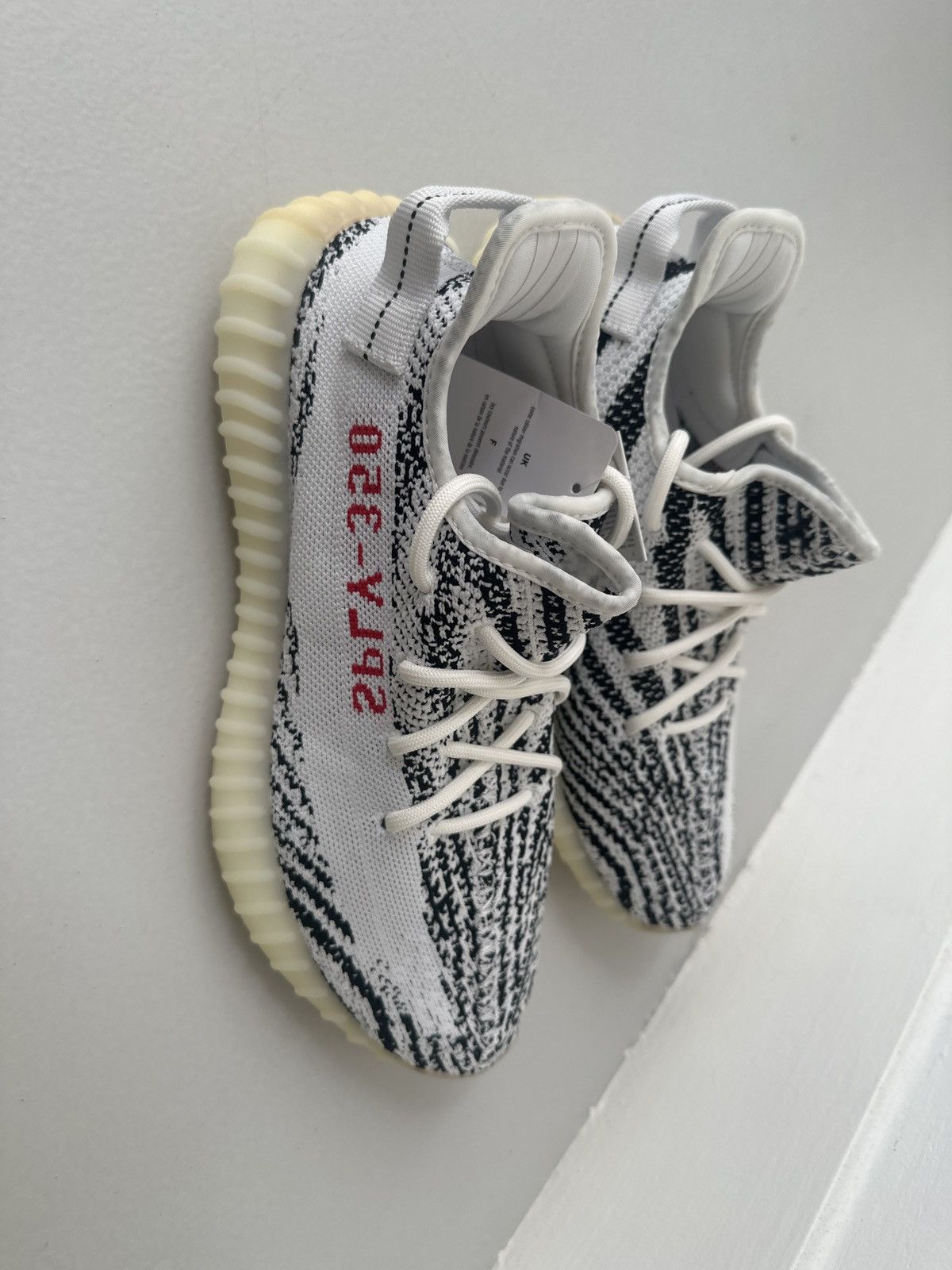 Adidas × Yeezy Yeezy boost 350 V2 brand new Size US 9 / EU 42 - 5 Thumbnail