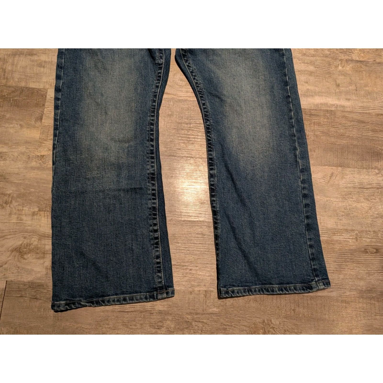 Wrangler VINTAGE Rock 47 Denim Wrangler Jeans Mens 38x30 Blue Slim Boot Medium Wash Wiskering Size US 38 / EU 54 - 2 Thumbnail