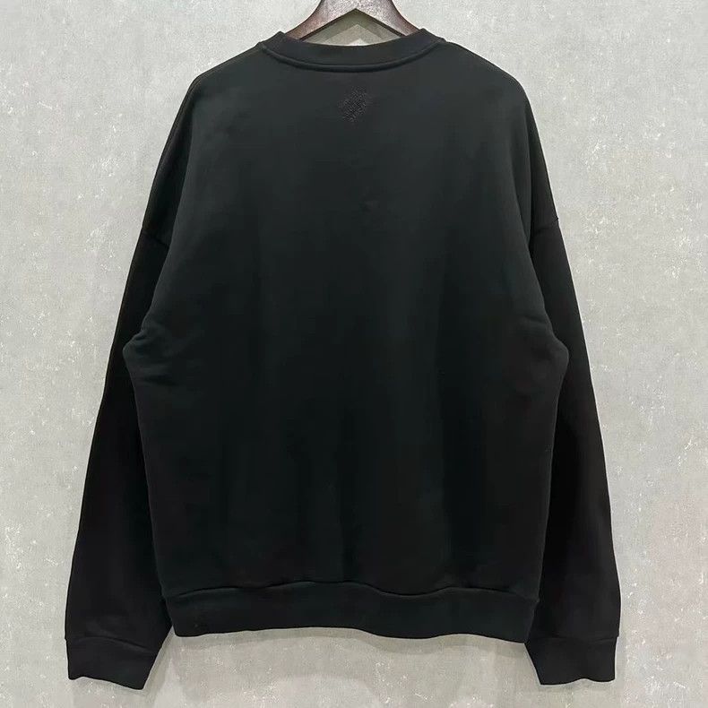 Louis Vuitton Louis Vuitton Black studded letter sweatshirt Size US XXL / EU 58 / 5 - 2 Thumbnail