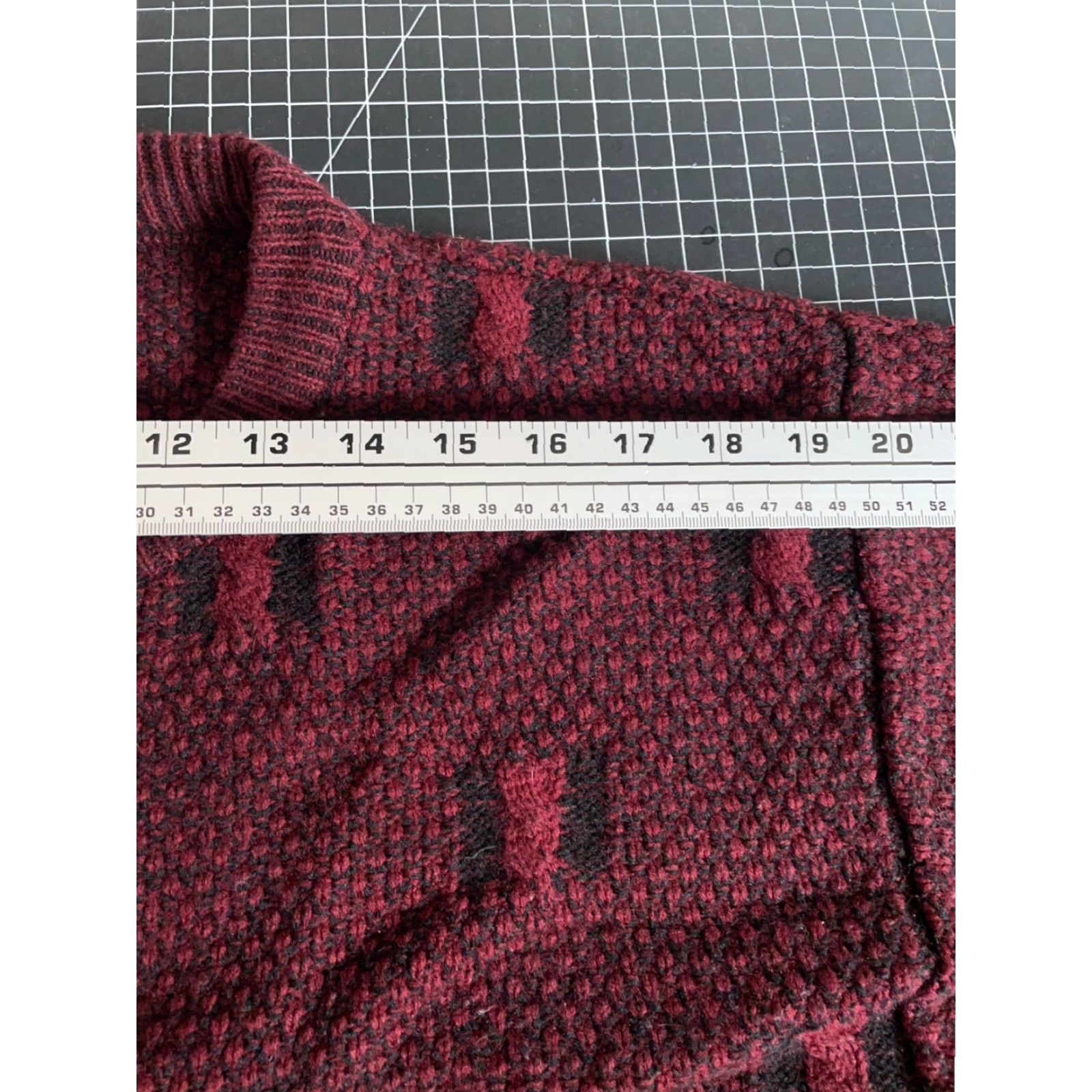 Vintage VINTAGE 90s Textured Knit Sweater Mens Large Red Black Geometric Pattern Dad Style Pullover Knit Heavyweight Crew Neck Casual Size US L / EU 52-54 / 3 - 7 Thumbnail