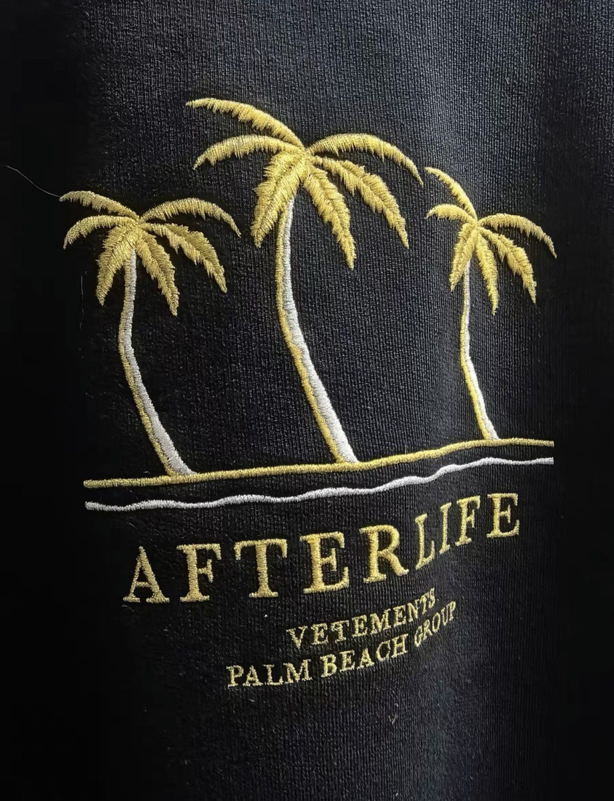 Vetements Vetements coconut tree embroidered sweatshirt in black Size US M / EU 48-50 / 2 - 2 Thumbnail