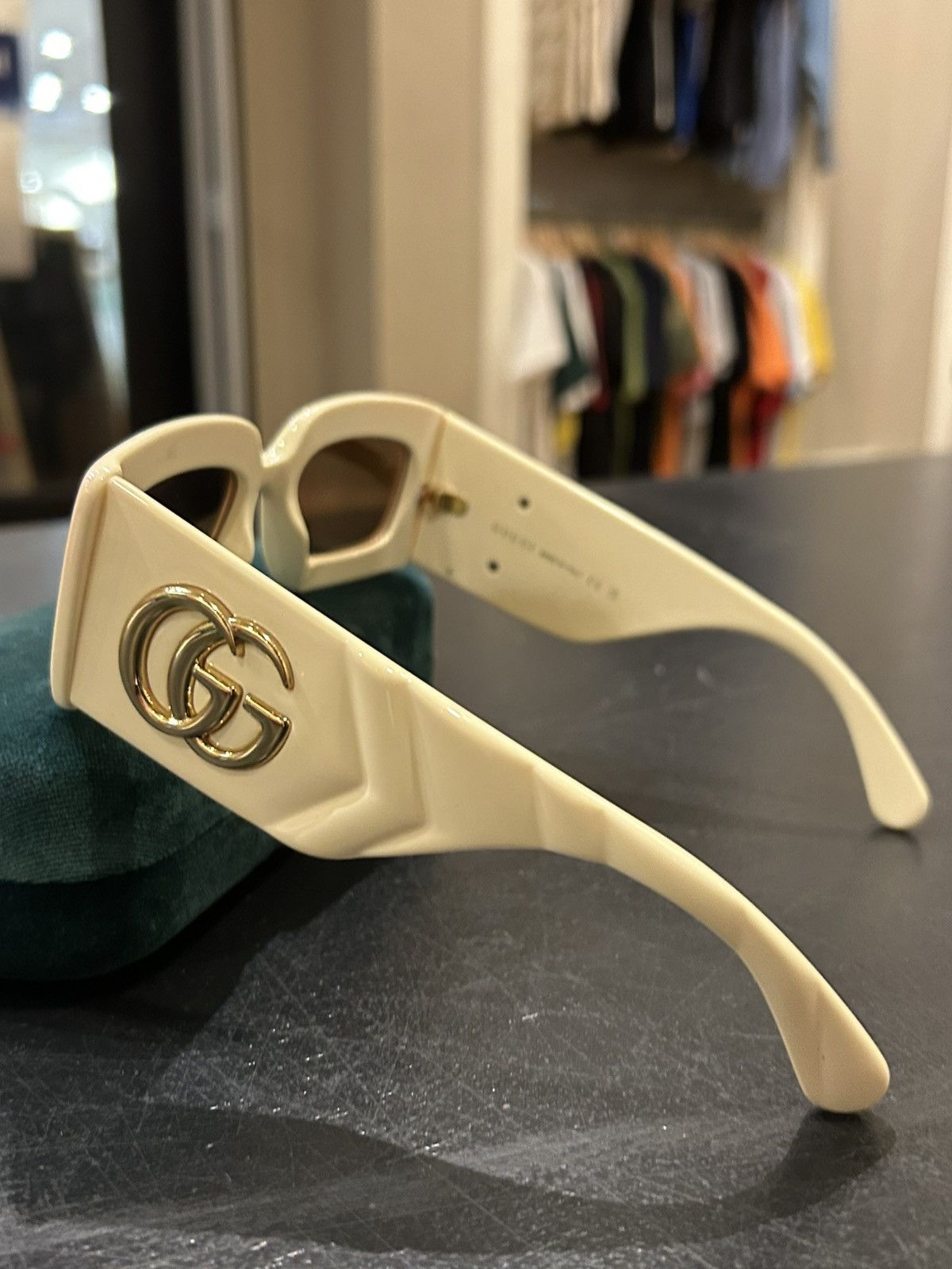 Gucci Gucci Ivory Sunglasses Size ONE SIZE - 4 Thumbnail