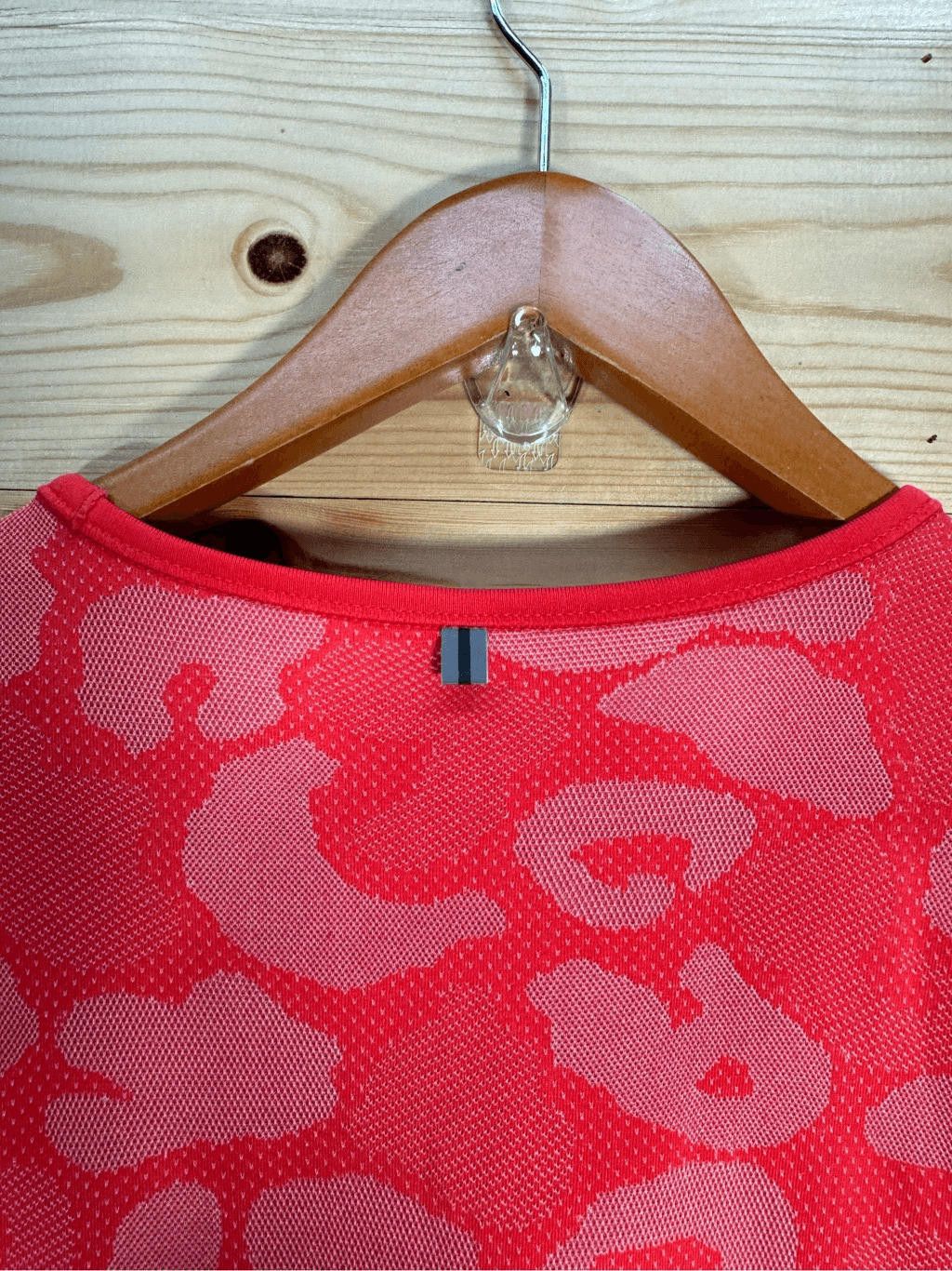 Nike Nike Women's Size Small Dri-FIT Running Top Red Camo Size S / US 4 / IT 40 - 9 Thumbnail