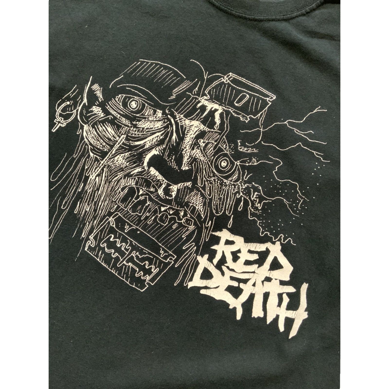 Gildan VINTAGE The Red Death Deathcore Metalcore Extreme Metal Rock Band Graphic T-Shirt Sz. L Mens Black Shirt L Black Graphic T-Shirt 2000s? Size US L / EU 52-54 / 3 - 2 Thumbnail