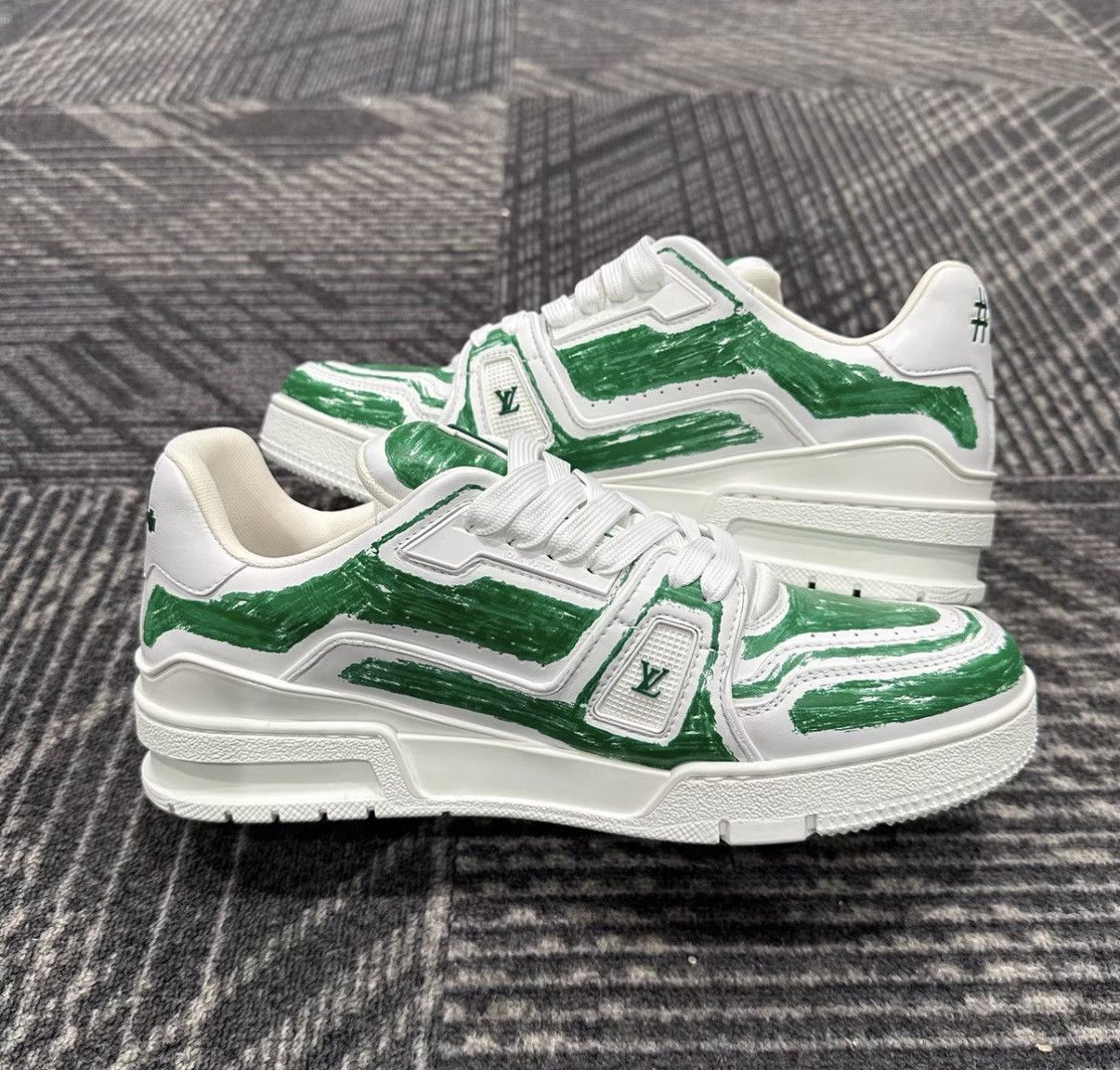 Louis Vuitton Louis Vuitton Trainer Hand-painted Graffiti Sneakers J42 Size US 7.5 / EU 40-41 - 5 Thumbnail