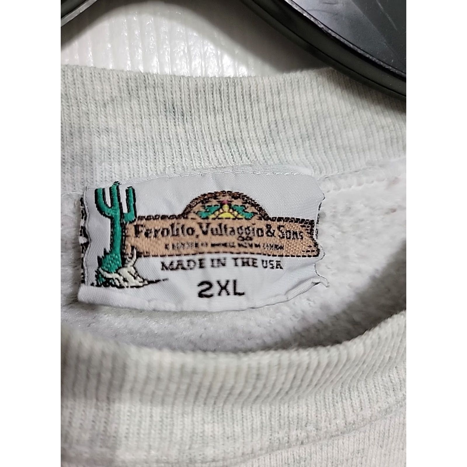 Vintage VINTAGE Ferolito, Valfaggio & Sons Arizona Beverage Co MADE USA Crewneck Sweatshirt Gray 2XL Mens Sweatshirt Size US XXL / EU 58 / 5 - 3 Thumbnail