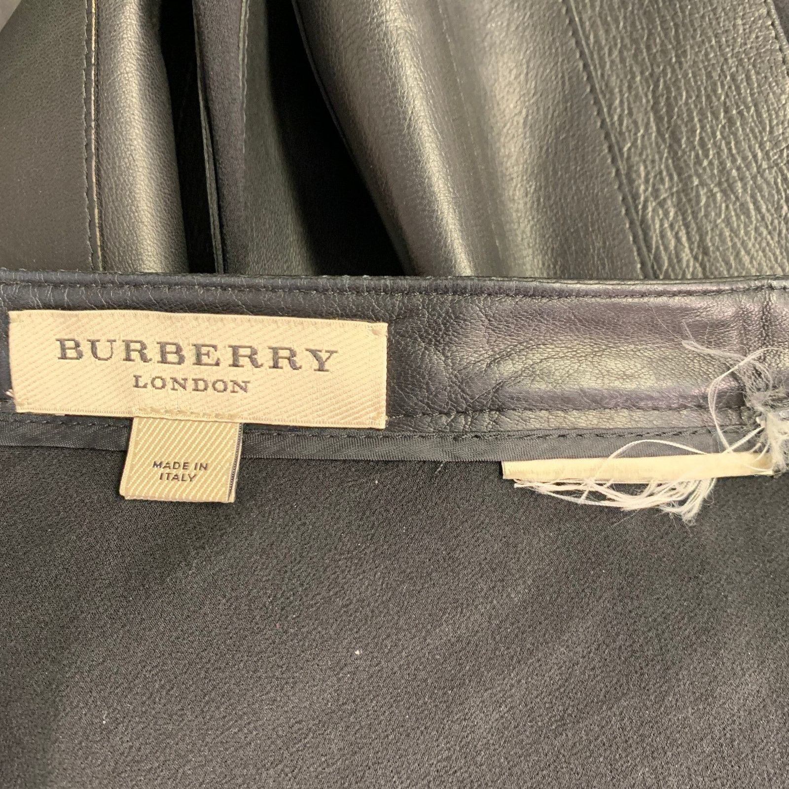 Burberry BURBERRY LONDON Size 2 Black Silk Pleated Midi Skirt Size 26" / US 2 / IT 38 - 3 Thumbnail