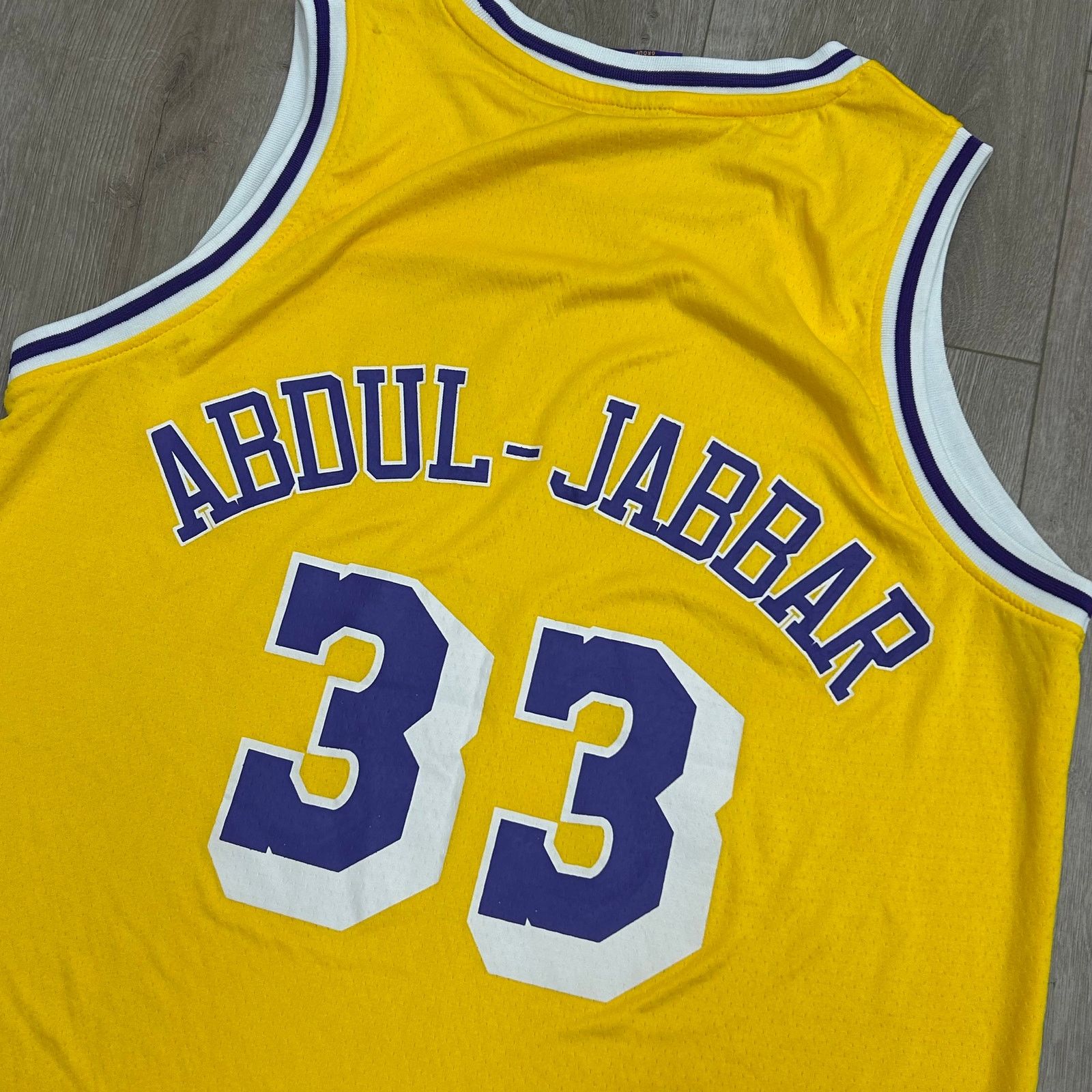 NBA Los Angeles Lakers Kareem Abdul-Jabbar Giveaway Jersey XL Size US XL / EU 56 / 4 - 5 Thumbnail