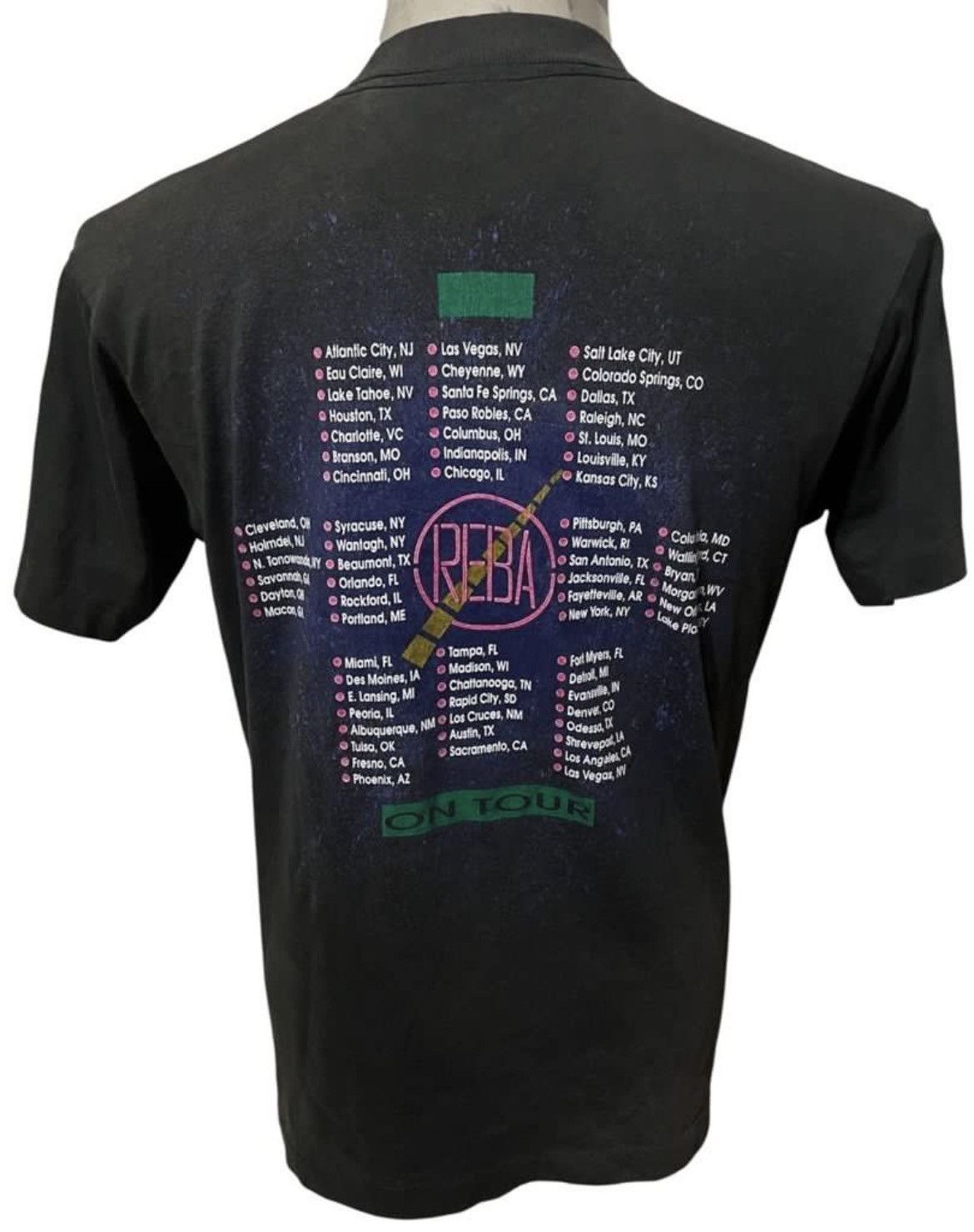 Vintage Vintage 90s Reba Tour T shirt Size US L / EU 52-54 / 3 - 2 Thumbnail
