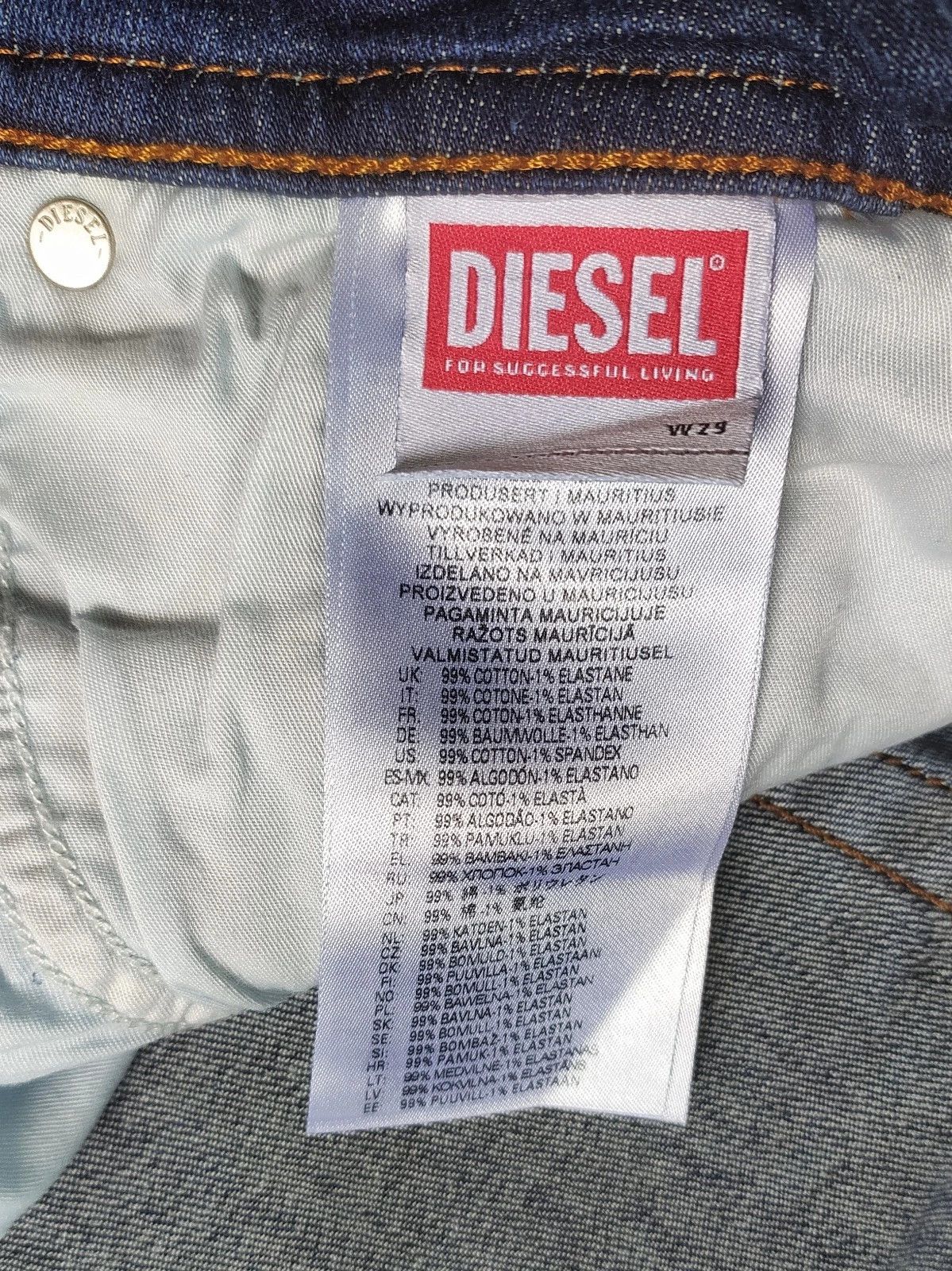 Diesel Diesel 1979 SLEENKER-R L.30 MENS JEANS T/9739 Size US 29 - 8 Thumbnail