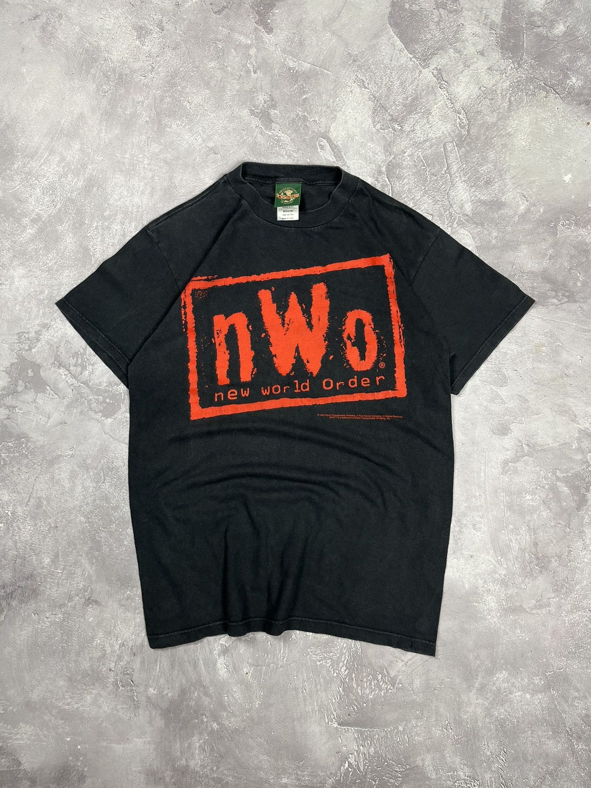 Vintage Vintage 90s NWO New World Order 1998 Wrrstling Faded Tee Size US L / EU 52-54 / 3 - 1 Thumbnail