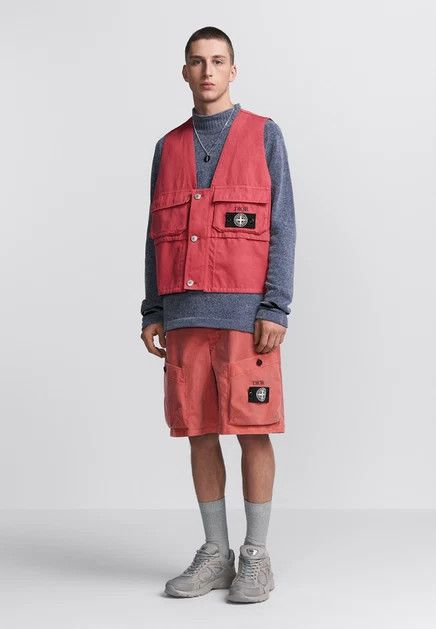 o1w1db10725 493C Cotton Blend Stain Vest in Red Outerwear