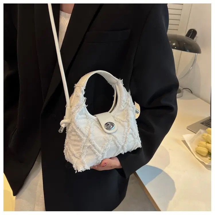 Other Frail Detailed Fuzzy Hobo Mini Bag Aesthetic Pinterest y2k Size ONE SIZE - 5 Thumbnail